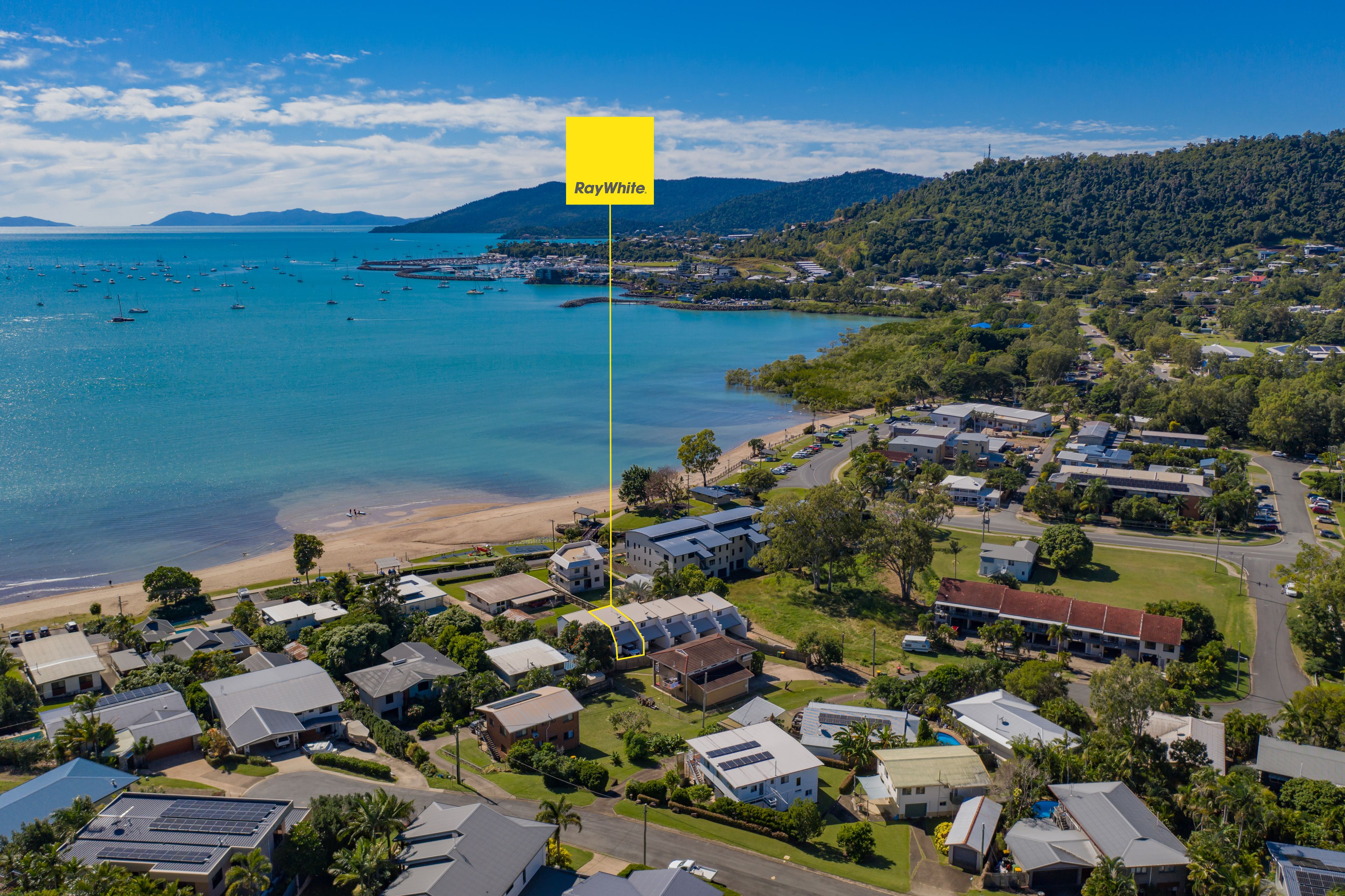1a Pleasant Drive, Cannonvale QLD 4802