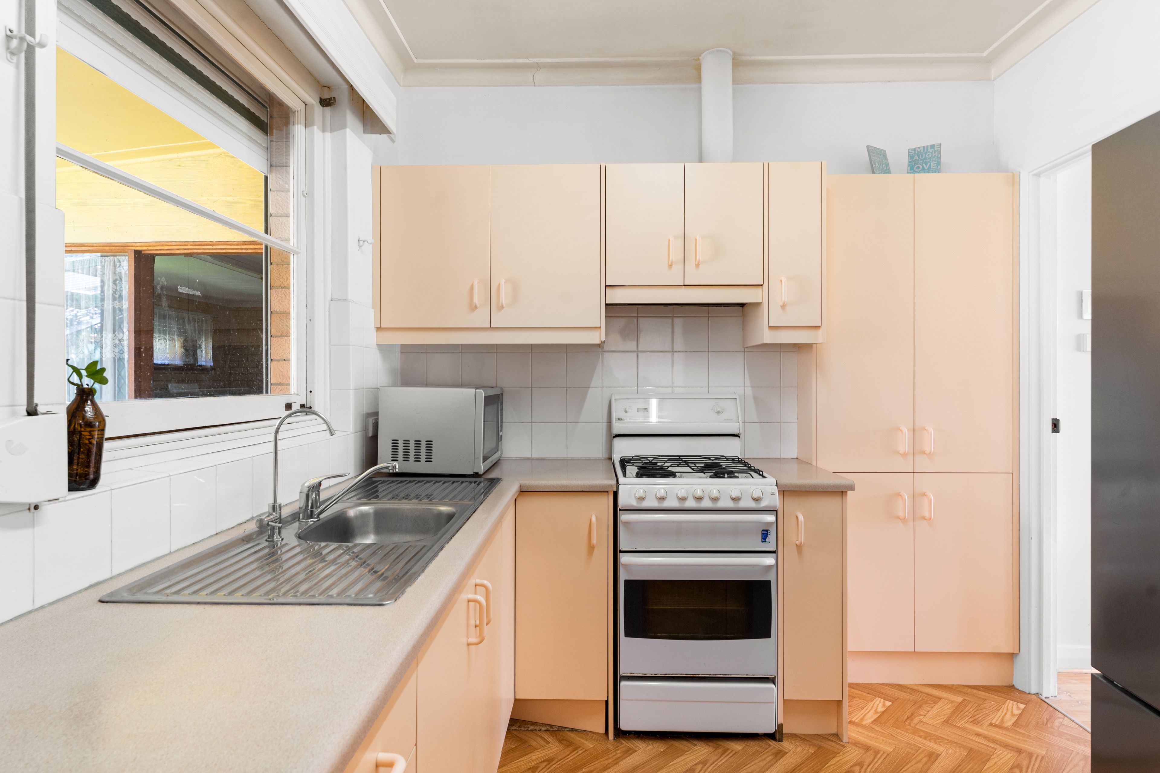 8 Hallville Street — photo 7 of 16