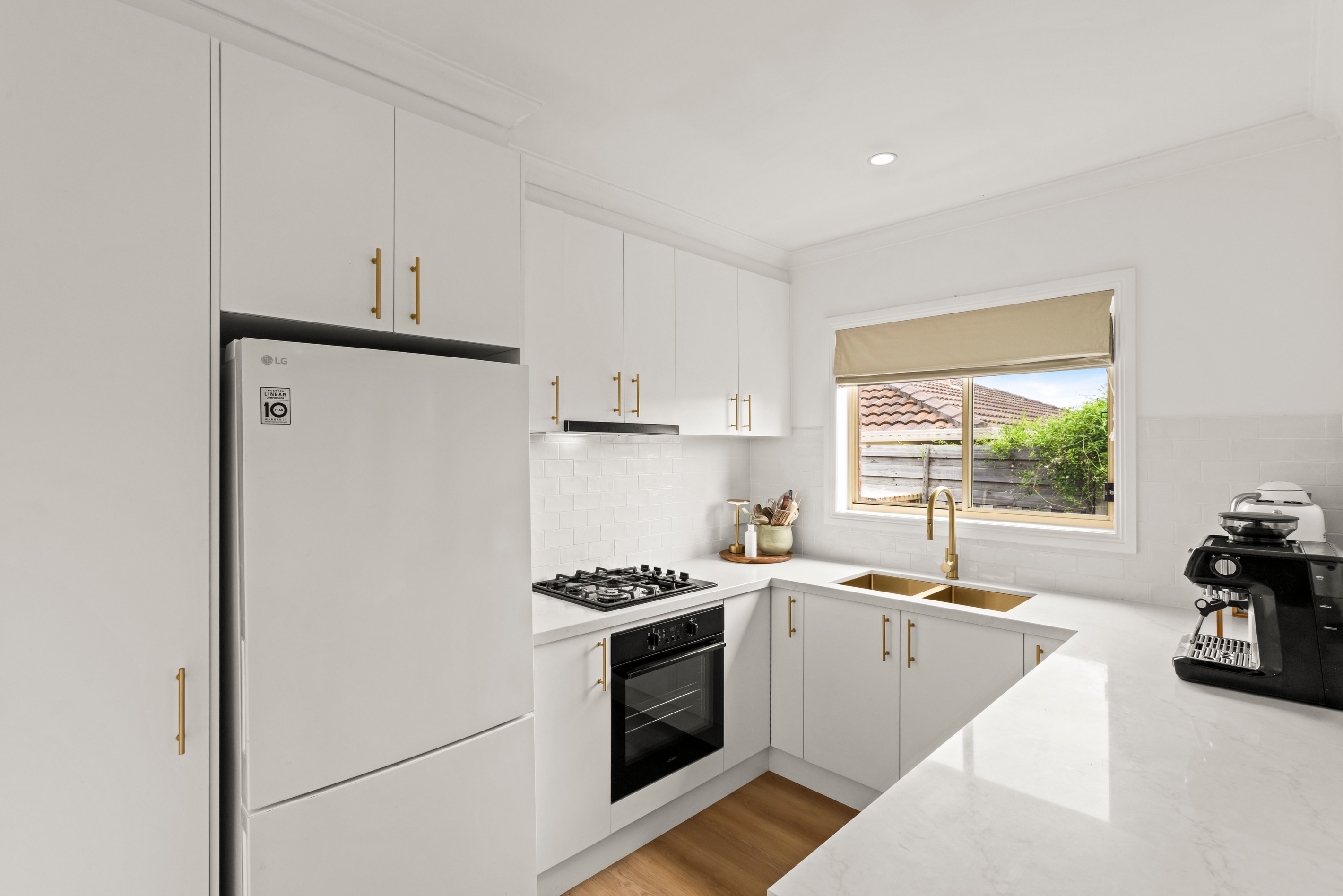 2/11 Cedarville Close, Highton, VIC 3216
