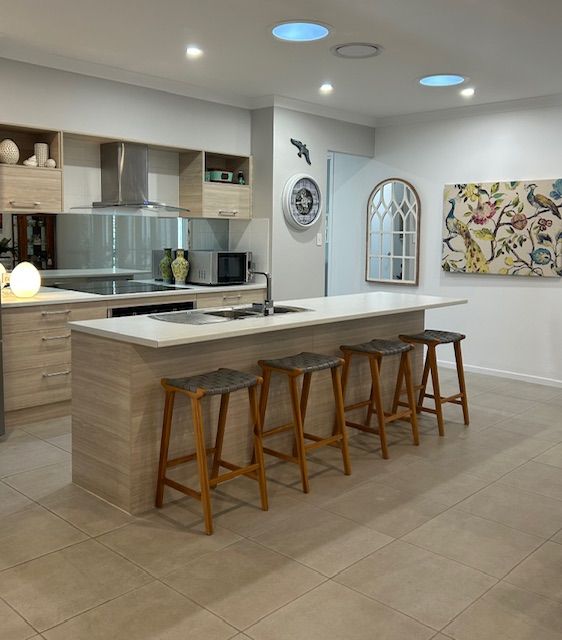 8 Sherwin Crescent — photo 5 of 15