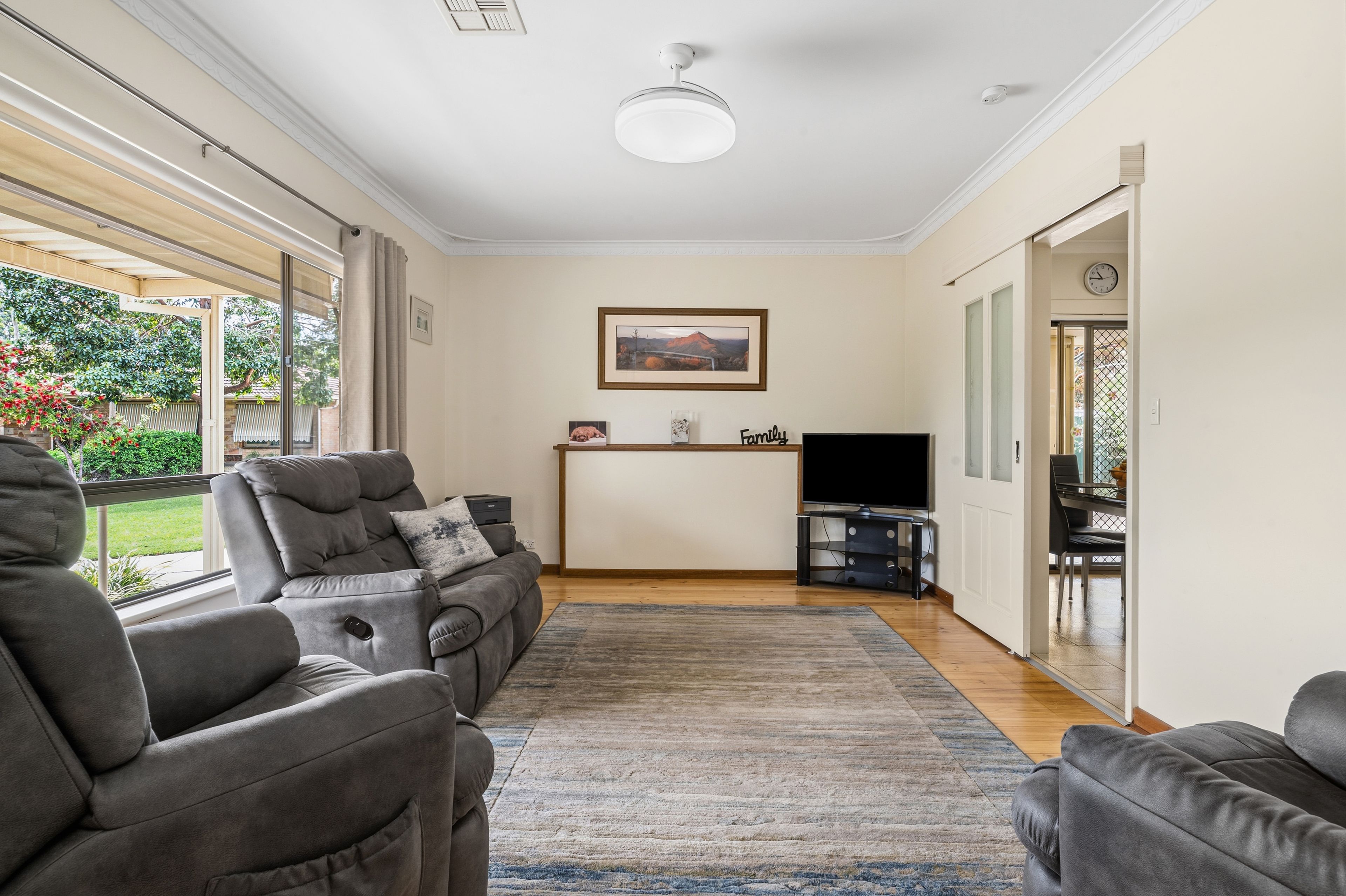 8 Osmond Road — photo 4 of 11