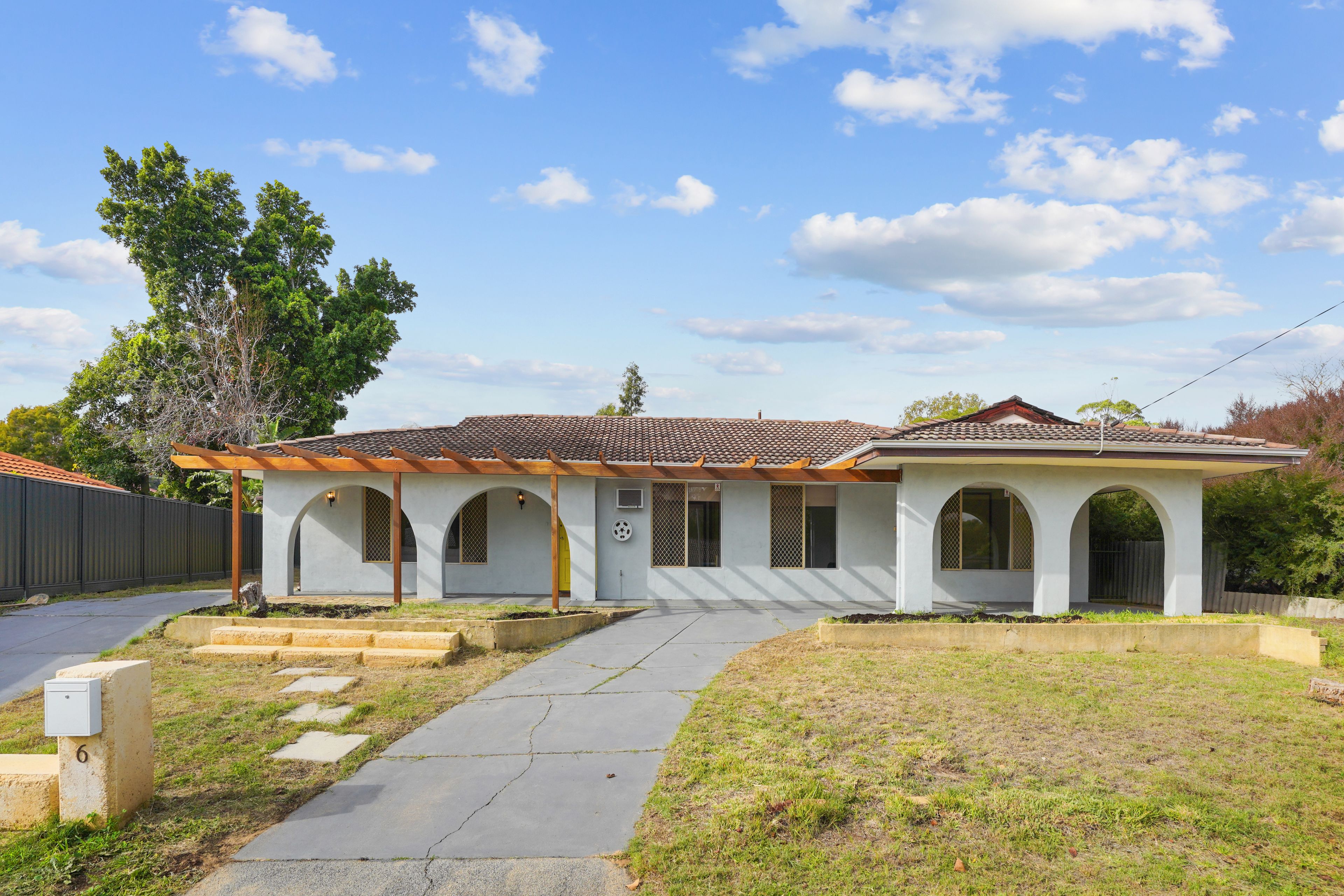 6 Reeves Court, Kelmscott WA 6111