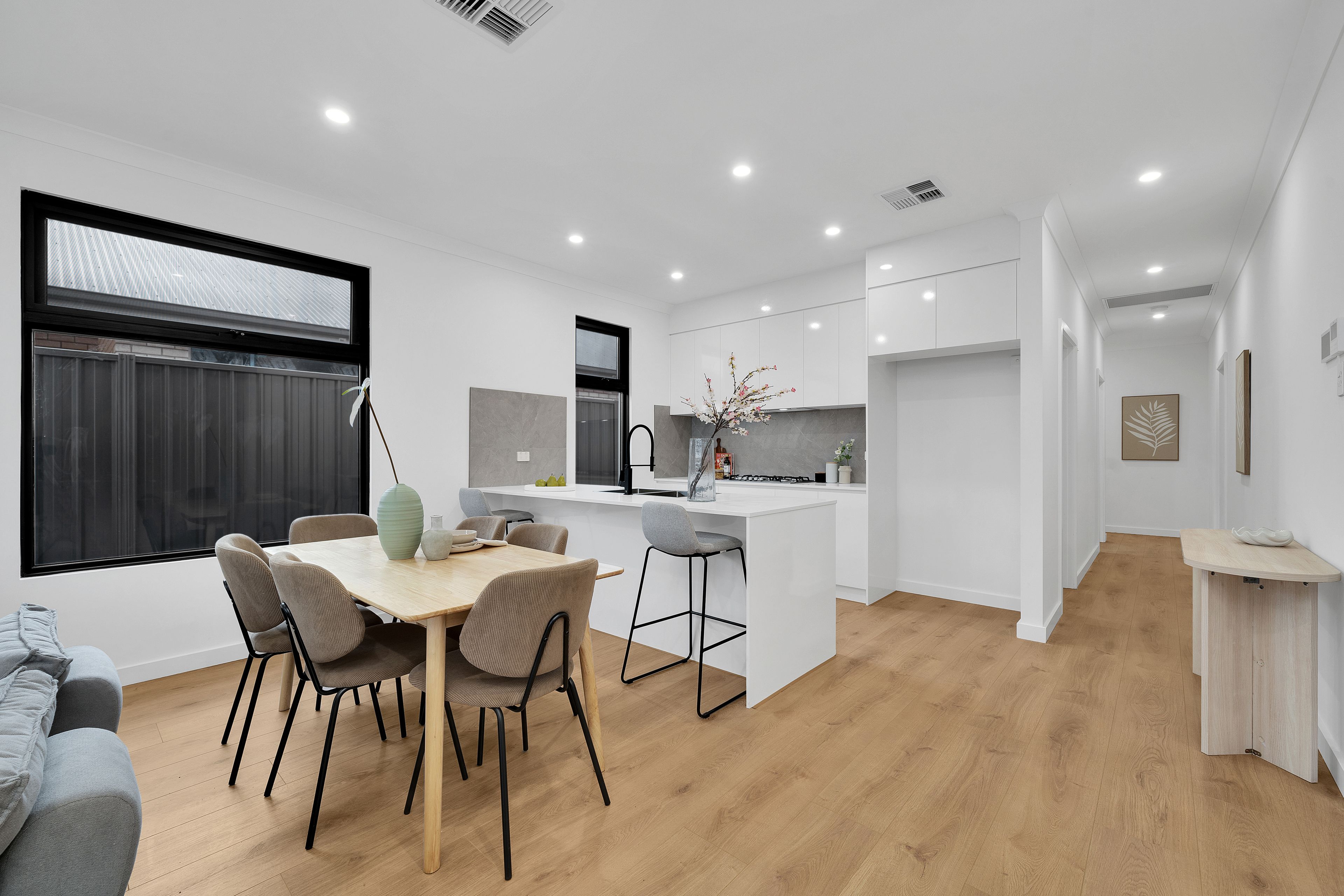 18 Amelie Avenue — photo 7 of 28