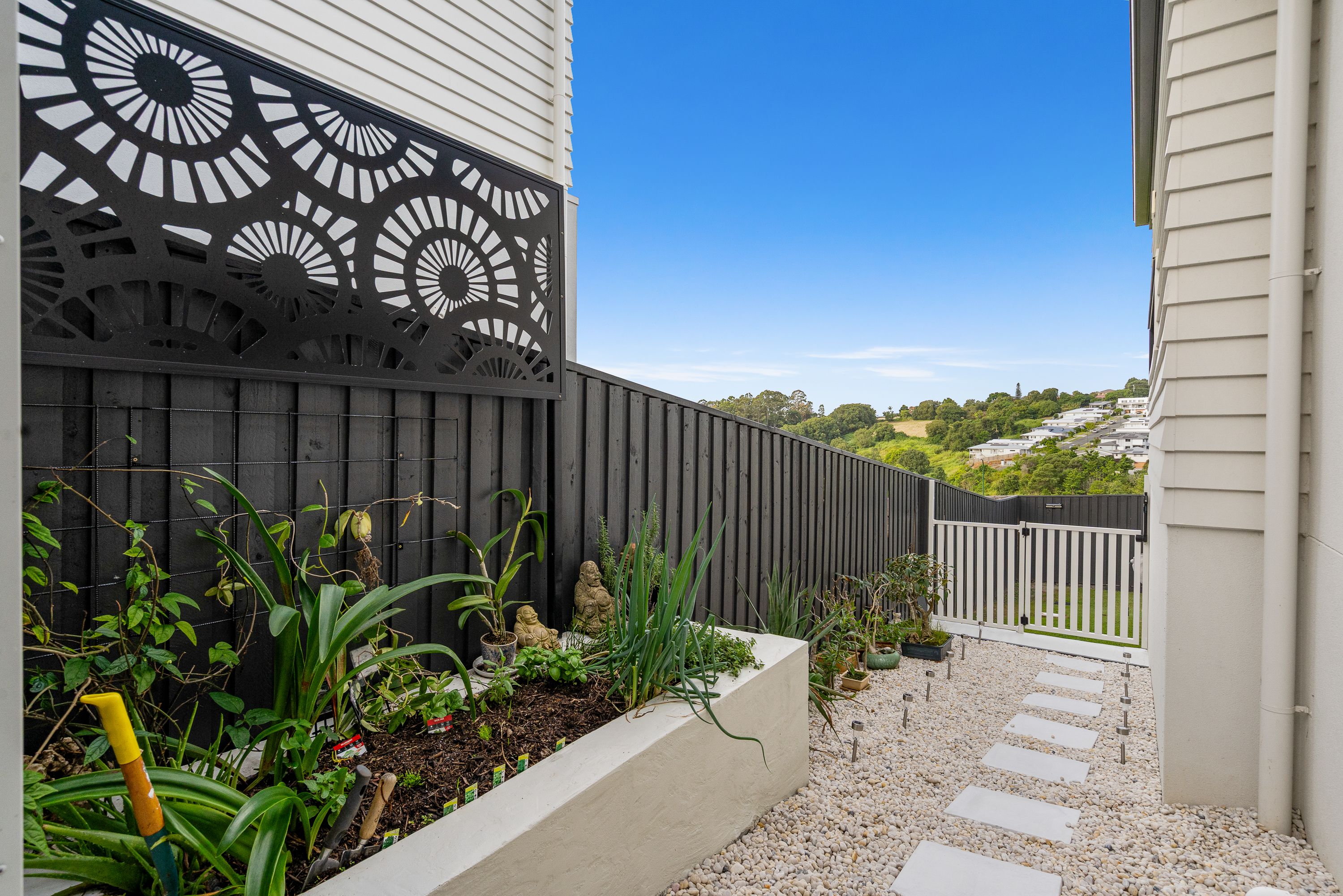4 Townsend Crescent — photo 24 of 27