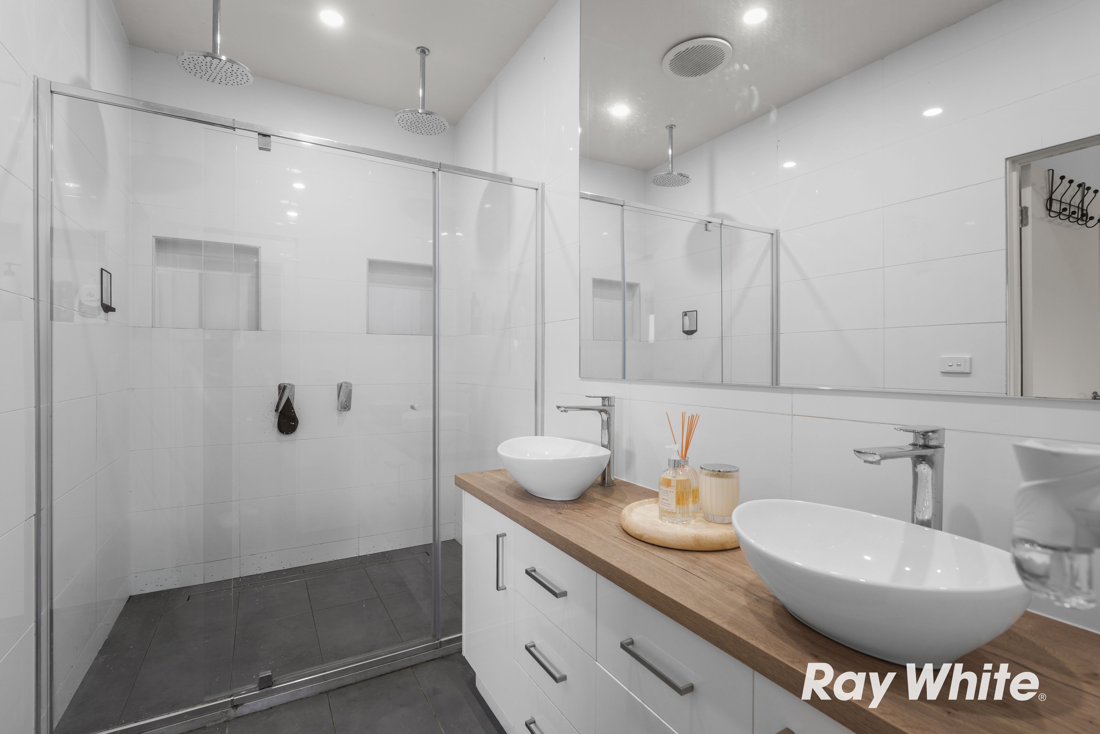 95-105 Lords Road — photo 13 of 29