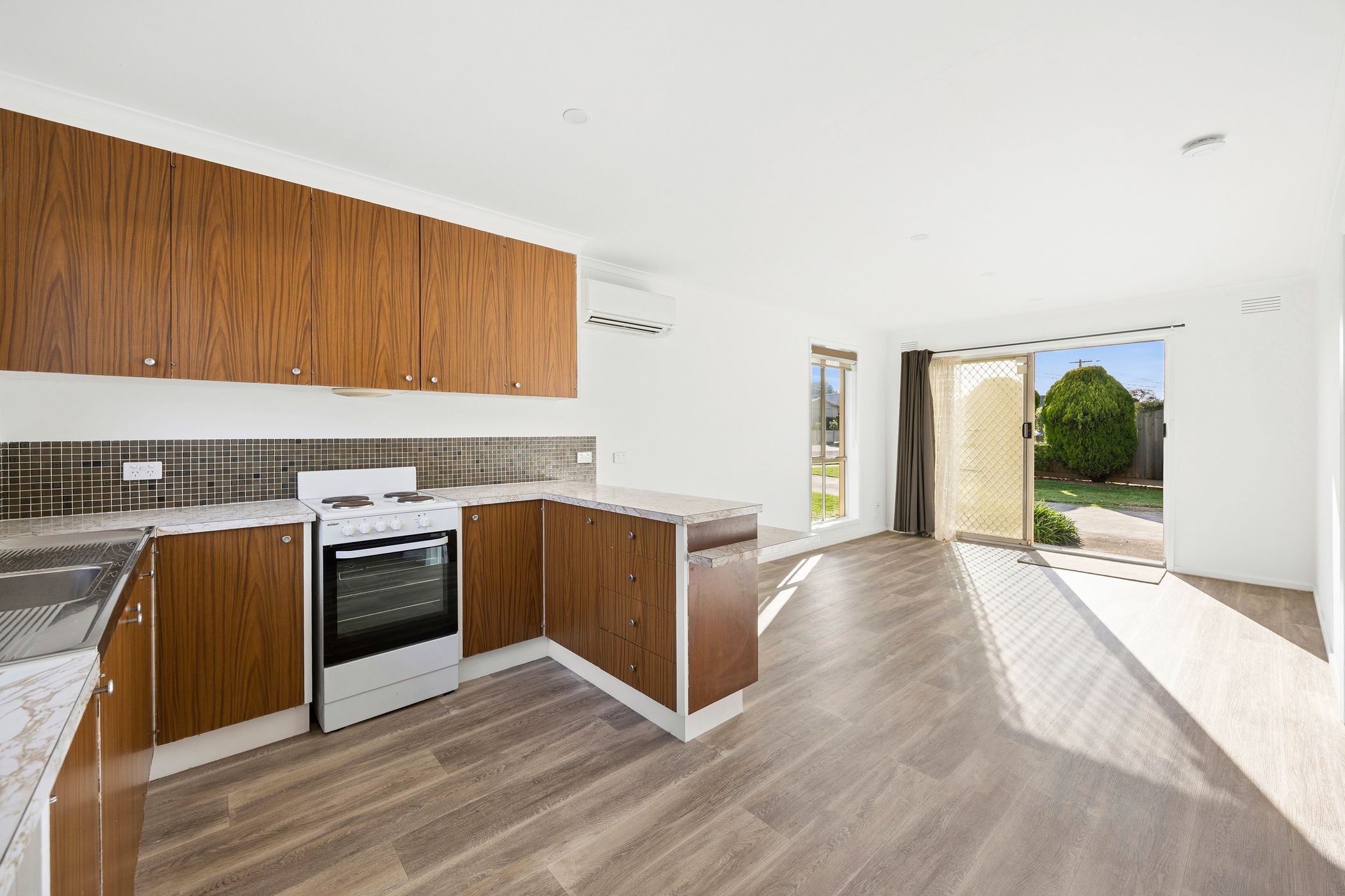 1/42 Tahara Street, Hamlyn Heights, VIC 3215
