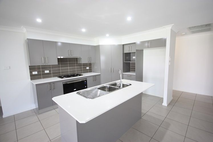 9 Denton Road, Spring Farm, NSW 2570