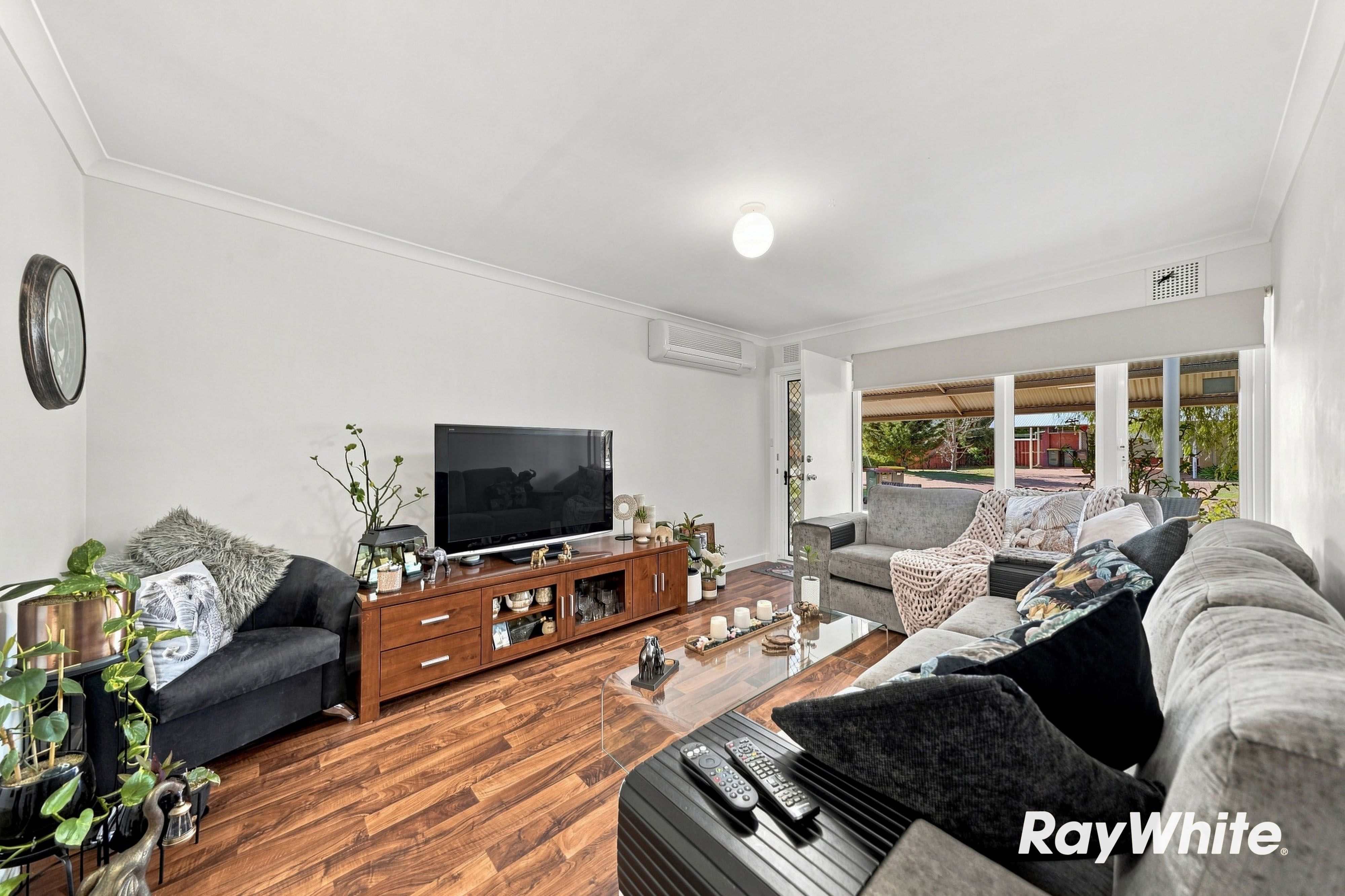 6/43 Golders Way — photo 8 of 25