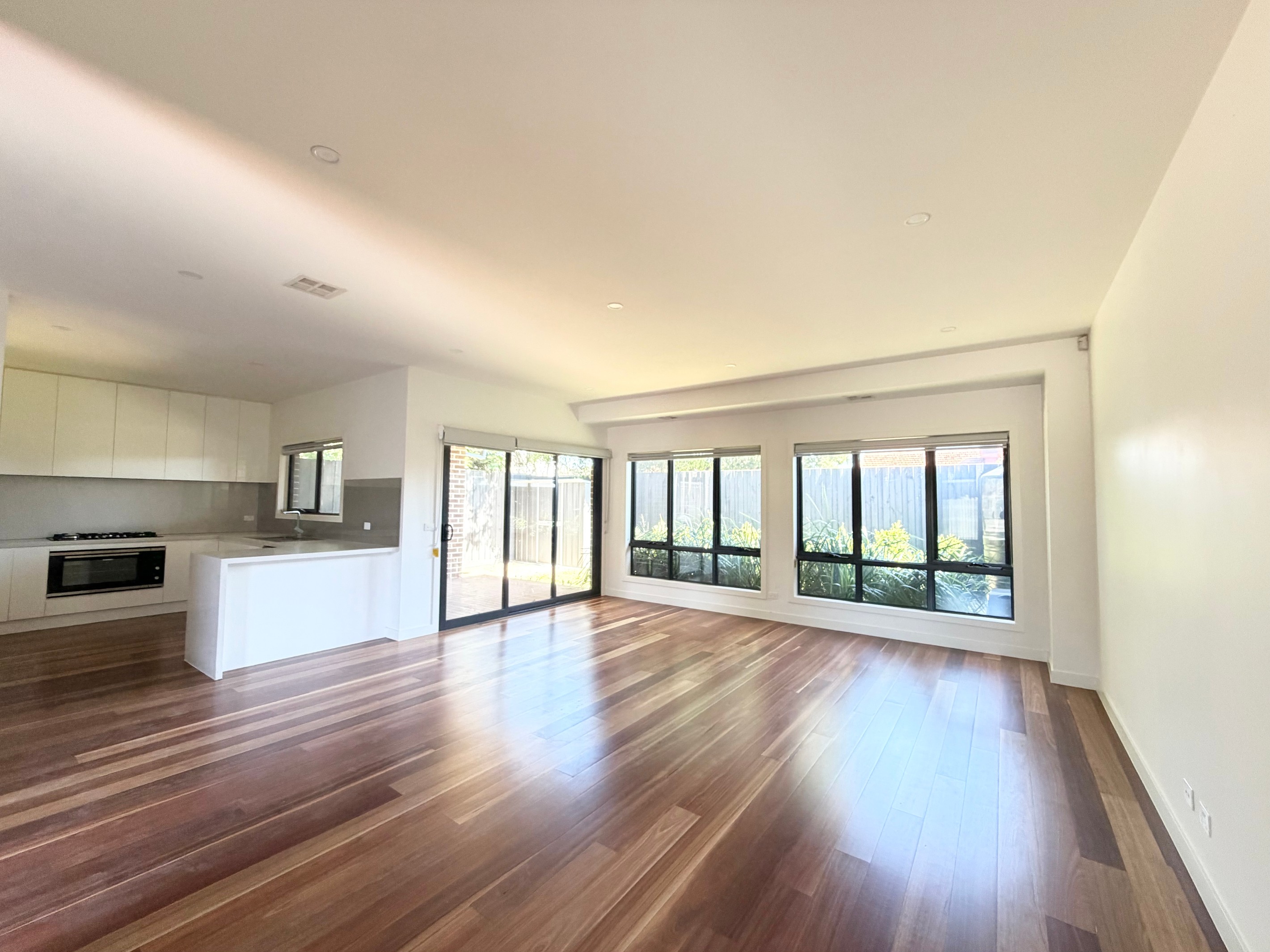 2/1258 North Road, Oakleigh South, VIC 3167