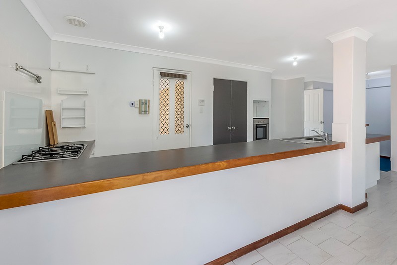 11 Okehampton Road, Warnbro, WA 6169