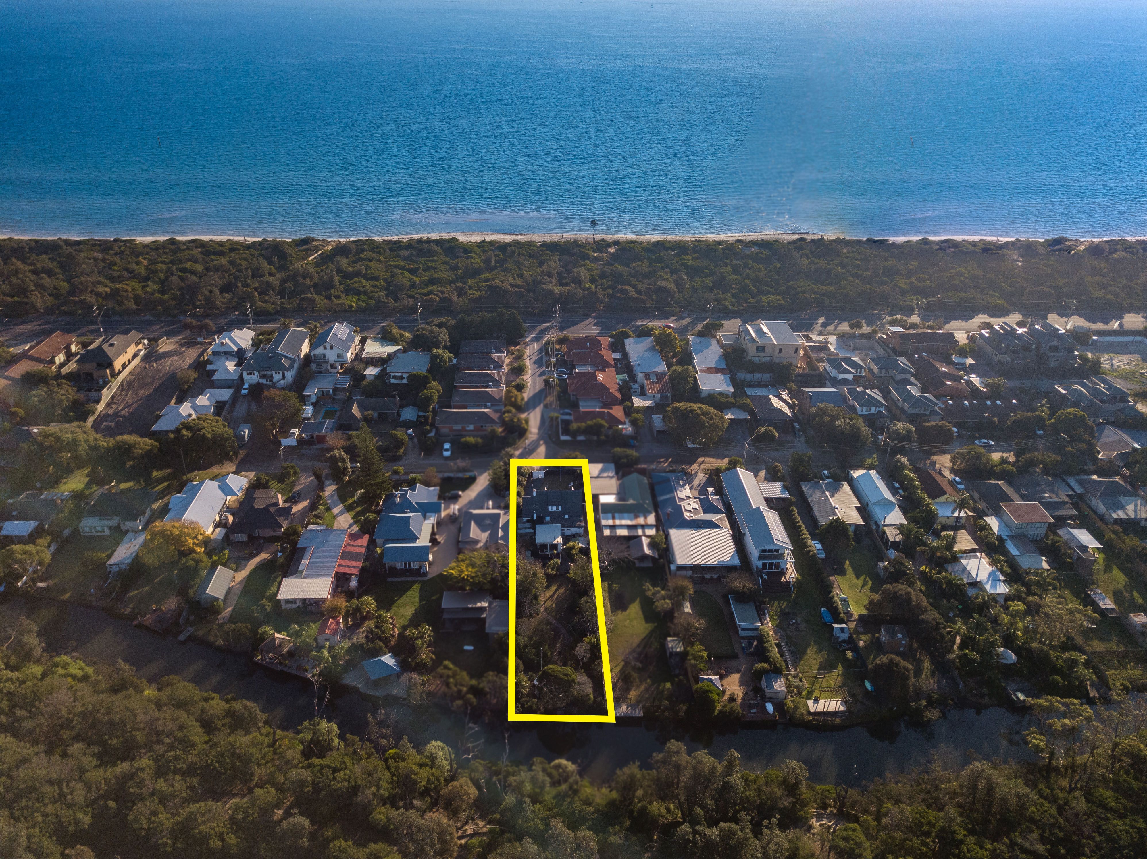 16 Beach Grove, Seaford, VIC 3198