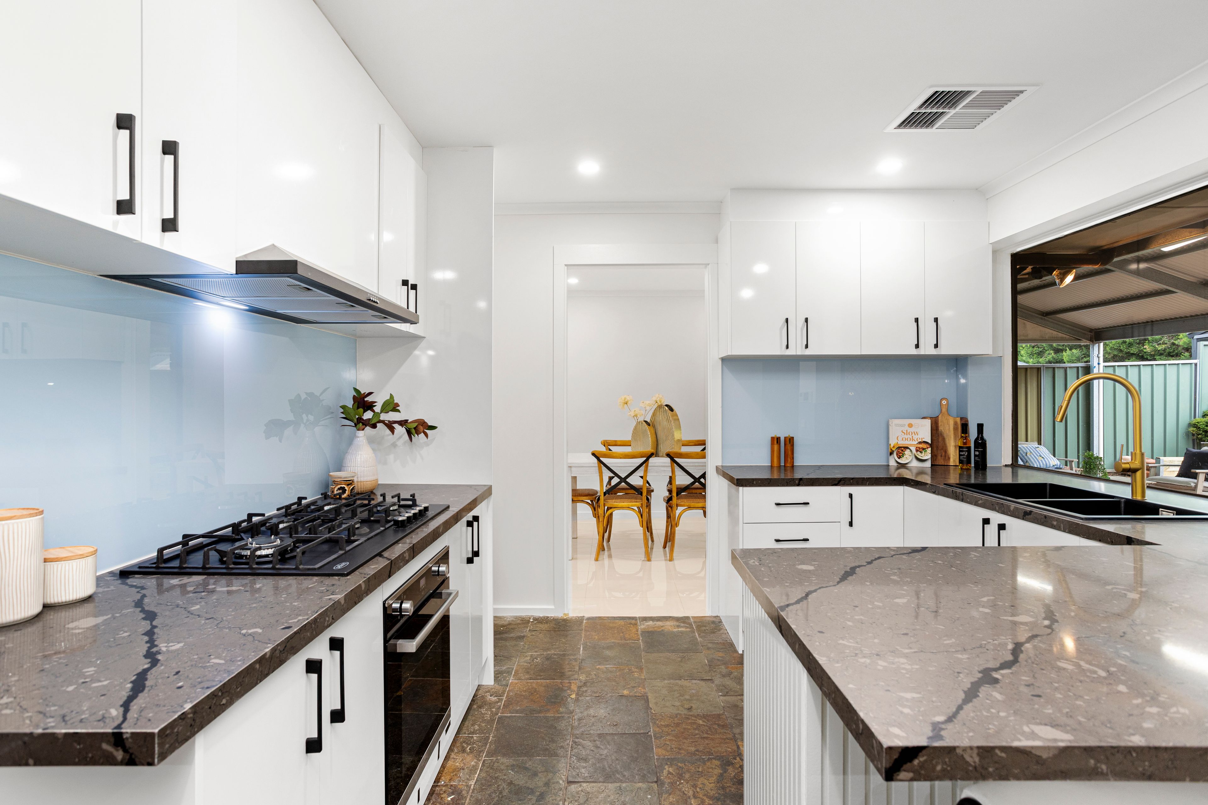 40 Kingfisher Drive — photo 8 of 27