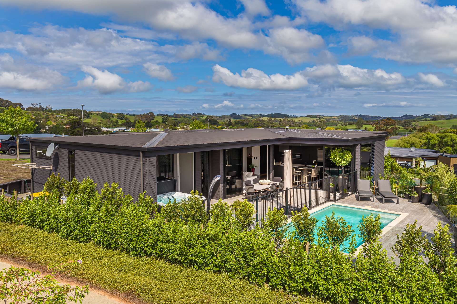 15 Laly Haddon Place photo 2