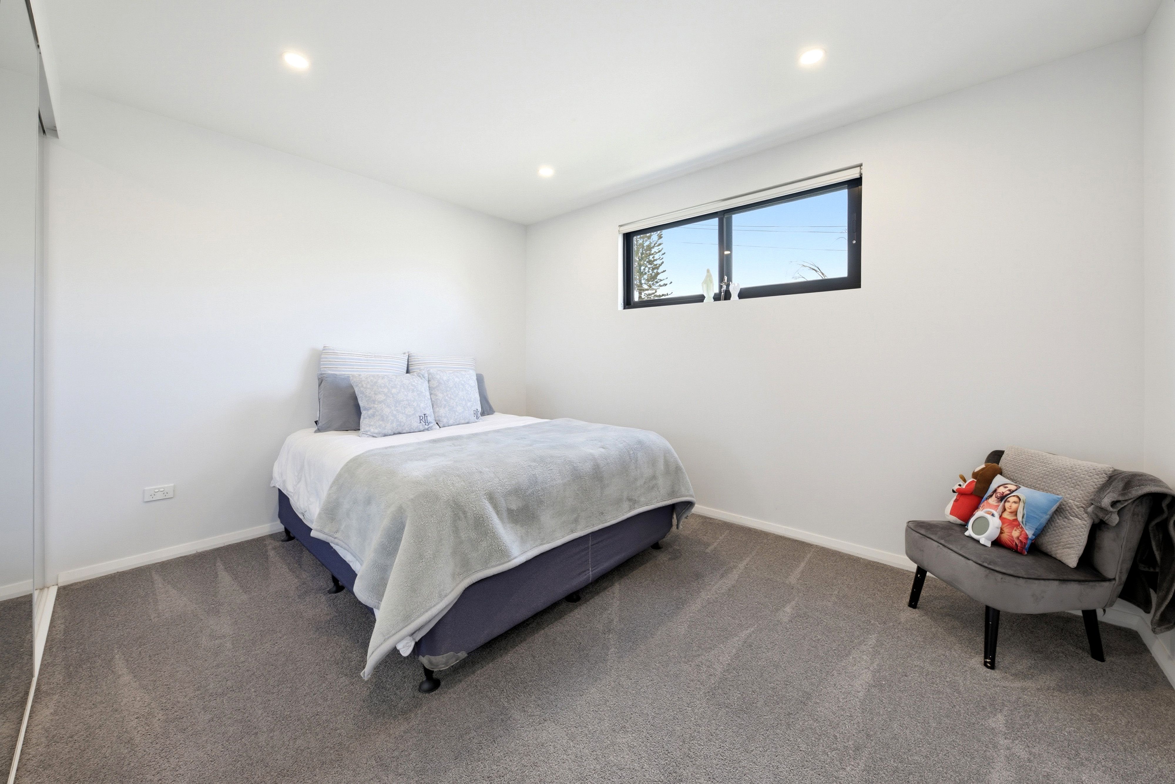 2 Bruce Street — photo 11 of 12