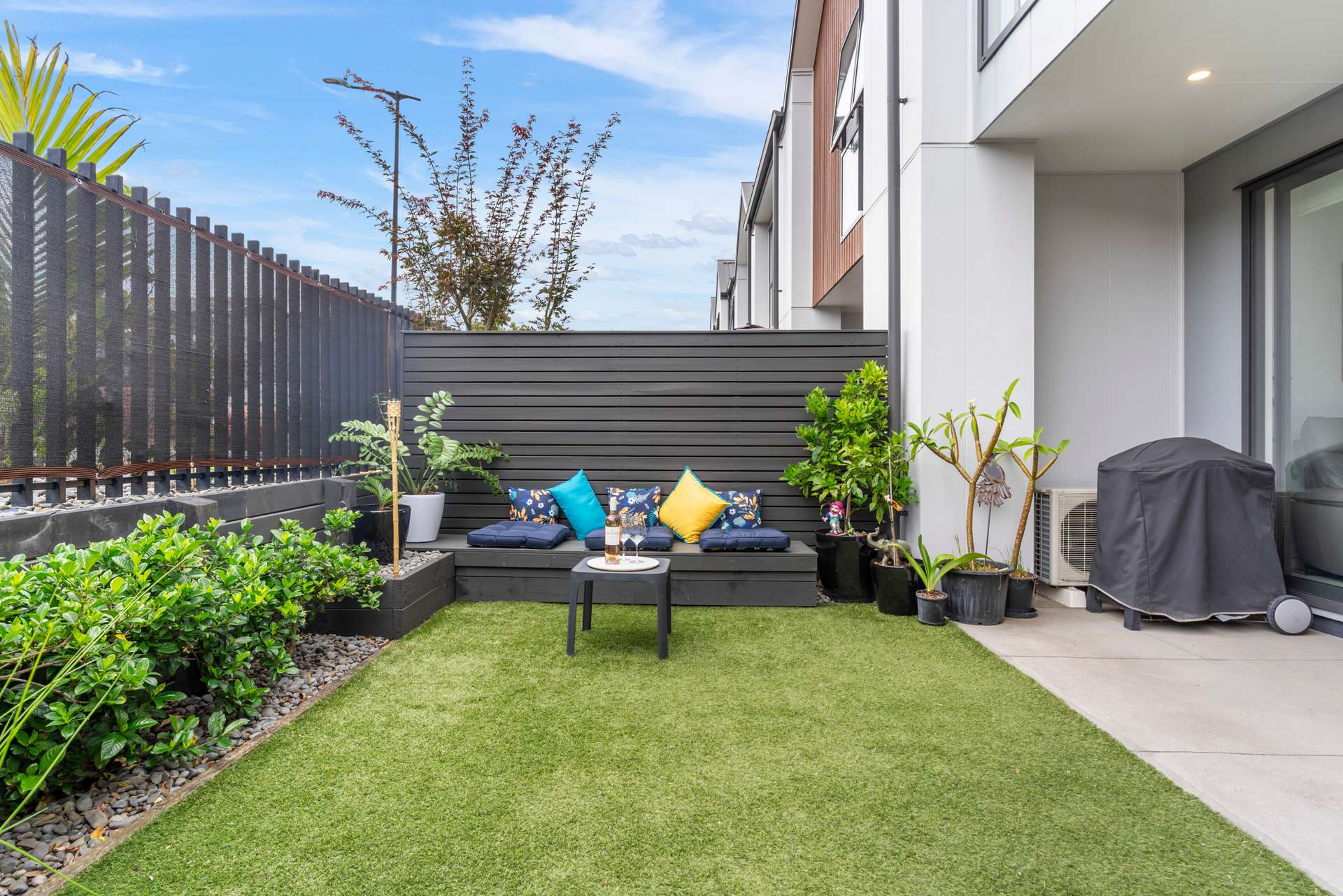 13 Gateway Avenue photo 8