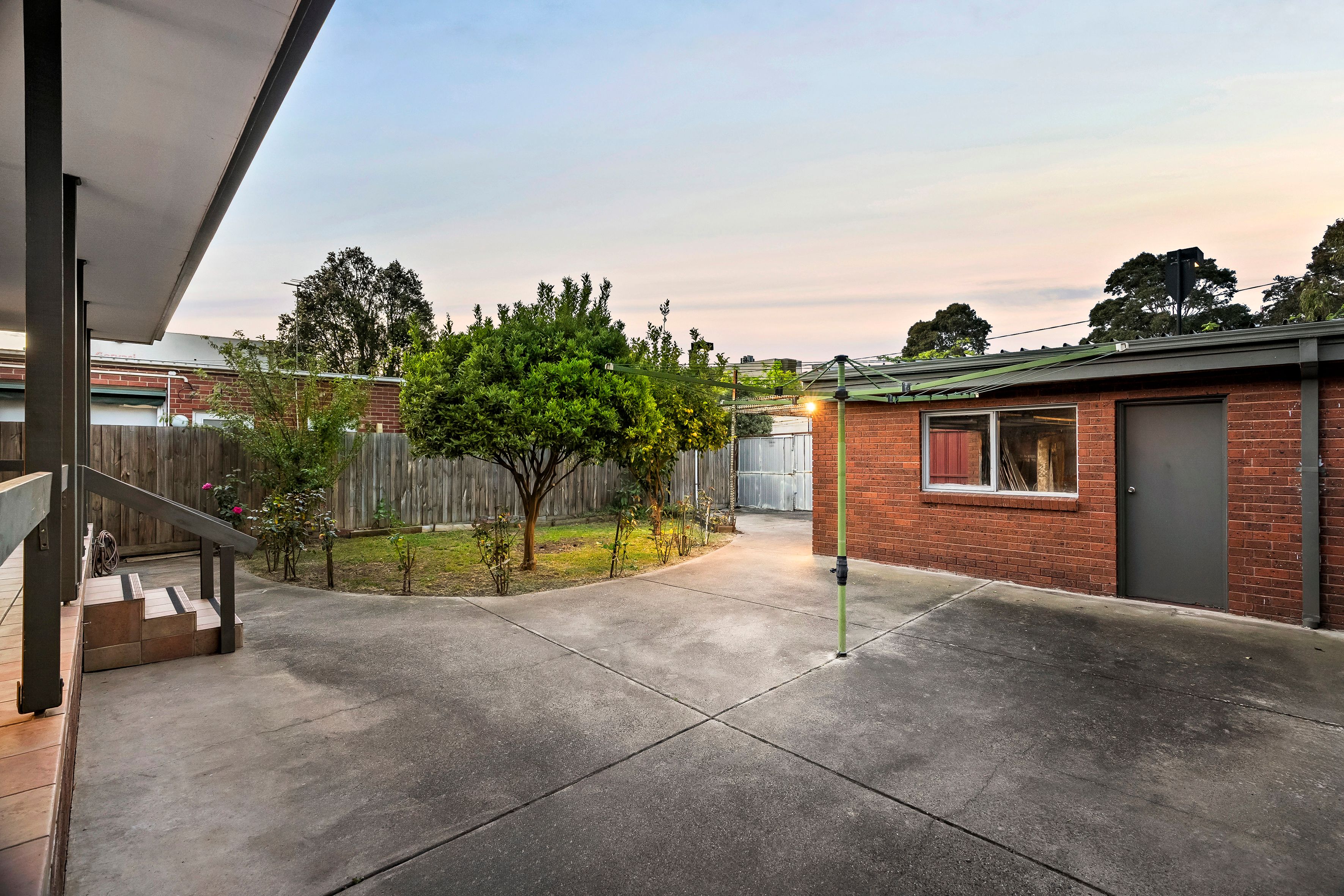 3 Davies Street — photo 15 of 16
