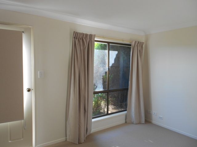 2/6 Horrocks Crescent, Kearneys Spring, QLD 4350