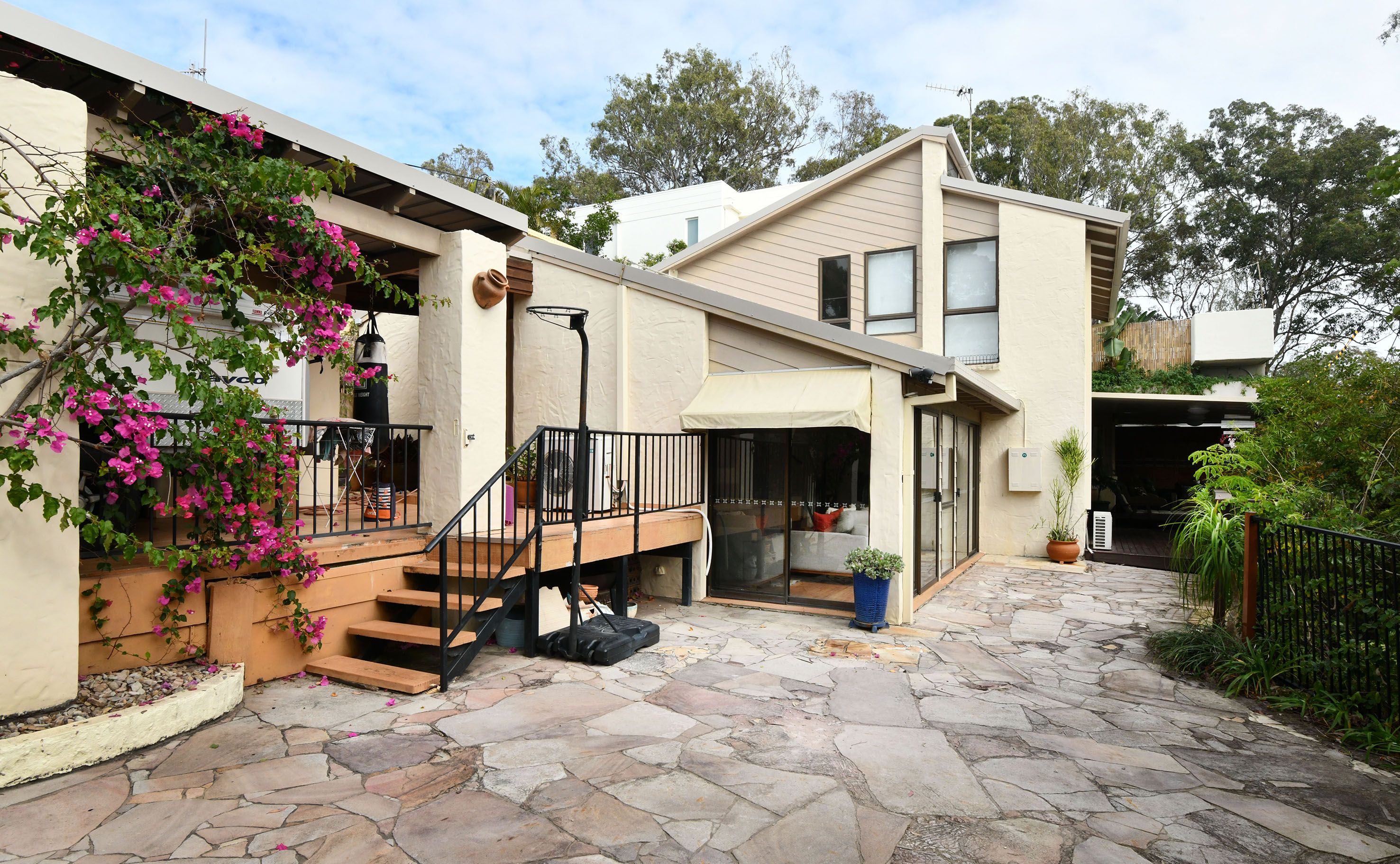 83 Ocean Parade, Burleigh Heads, QLD 4220