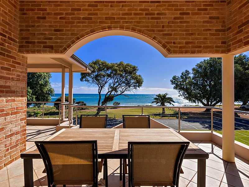 102 Kempton Street, Bluff Point, WA 6530