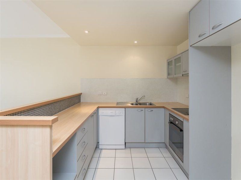 15/82-86 Mein Street, Scarborough, QLD 4020