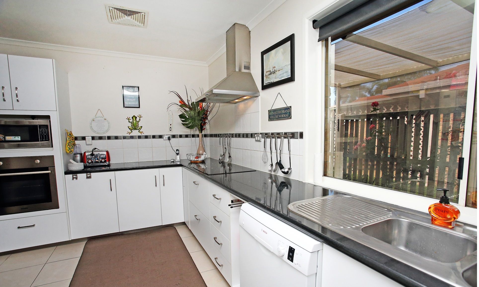 11 Madrid Court, Kirwan, QLD 4817