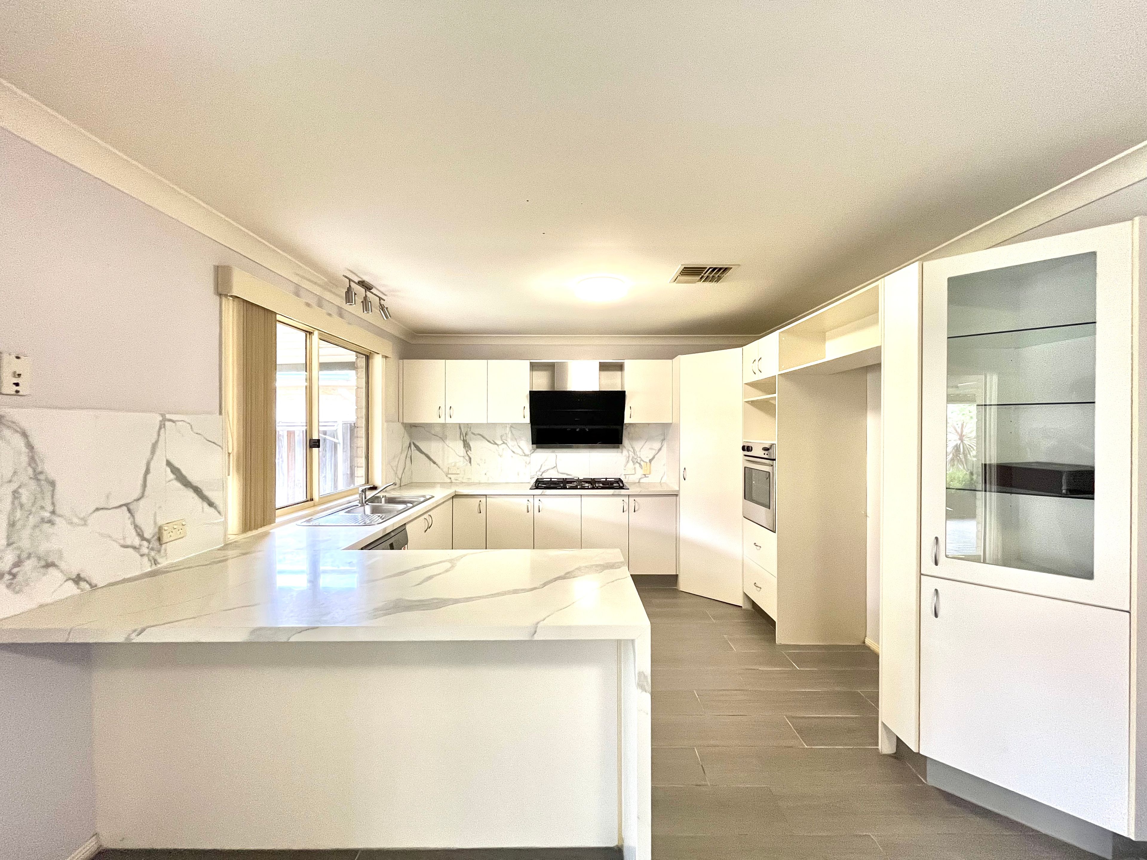 4 Bordeaux Crescent, Castle Hill, NSW 2154