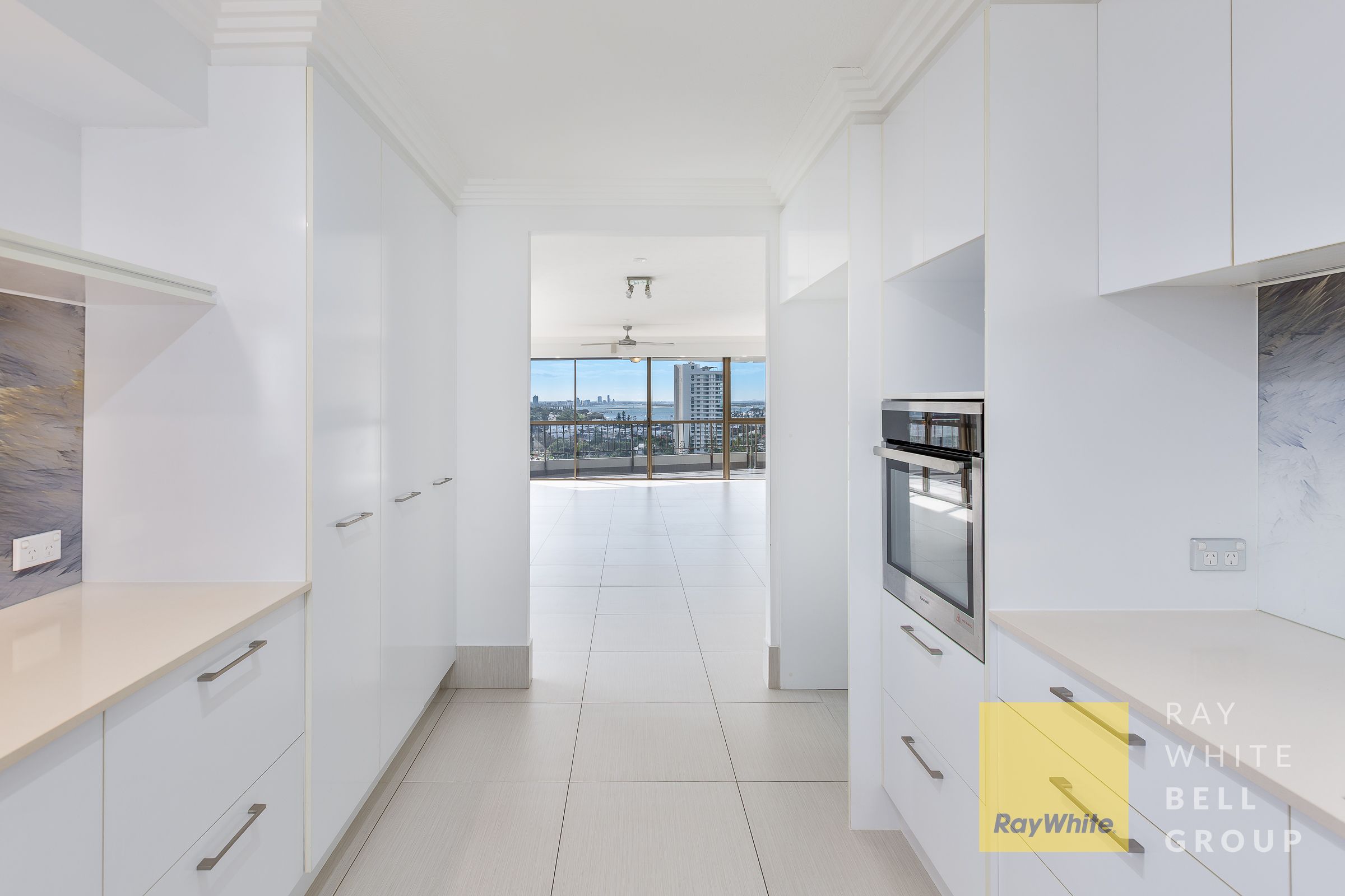 63/18 Commodore Drive — photo 7 of 26