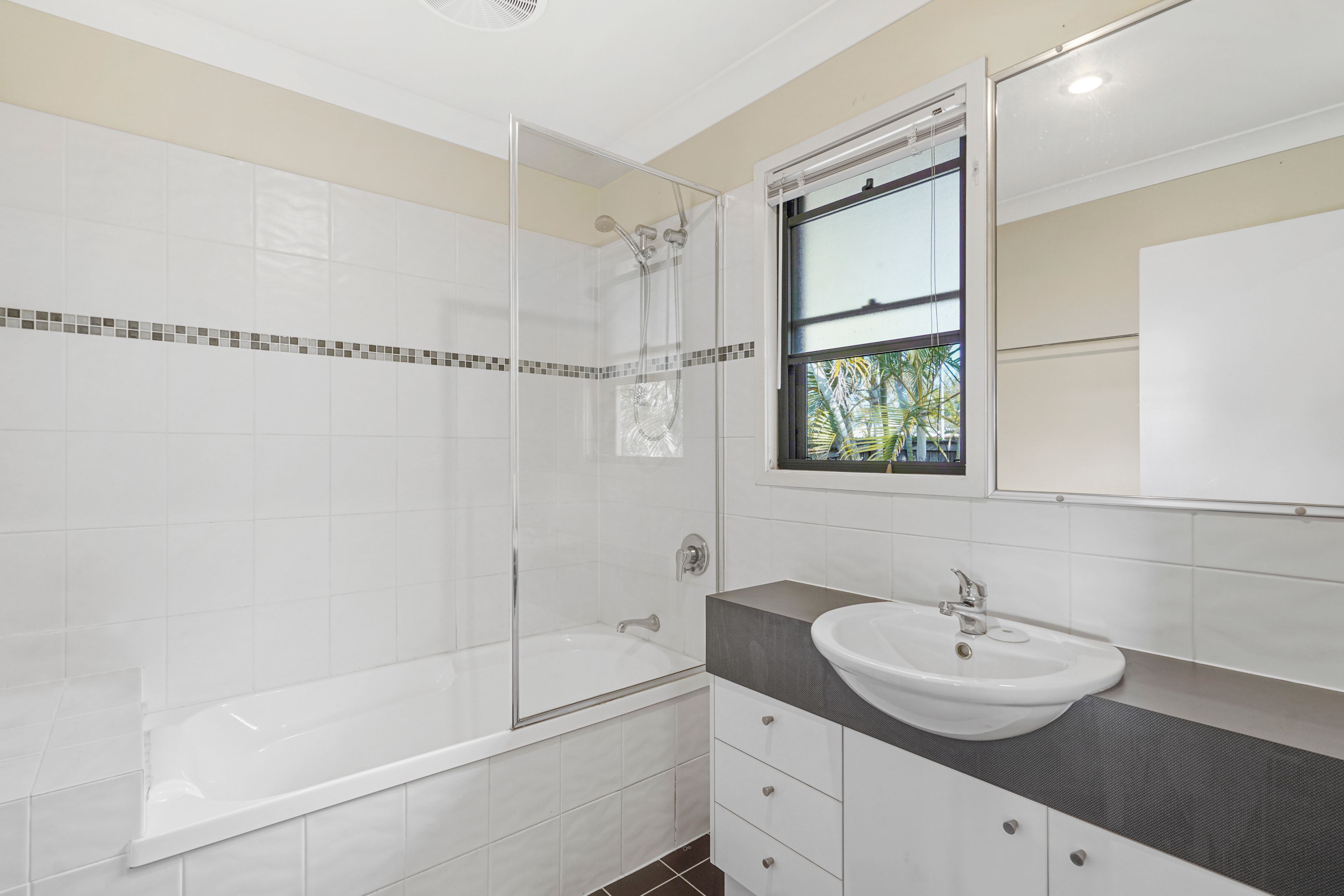 53/62 Franklin Drive — photo 12 of 23