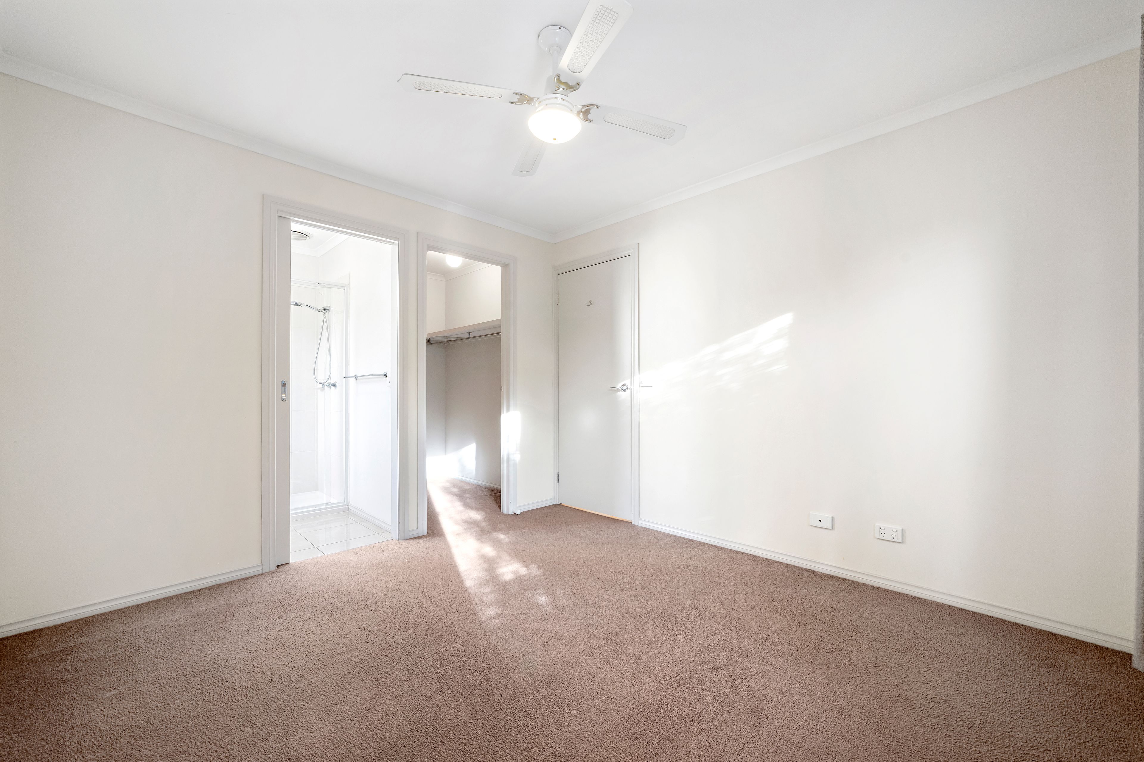 8a Pearce Street — photo 8 of 24