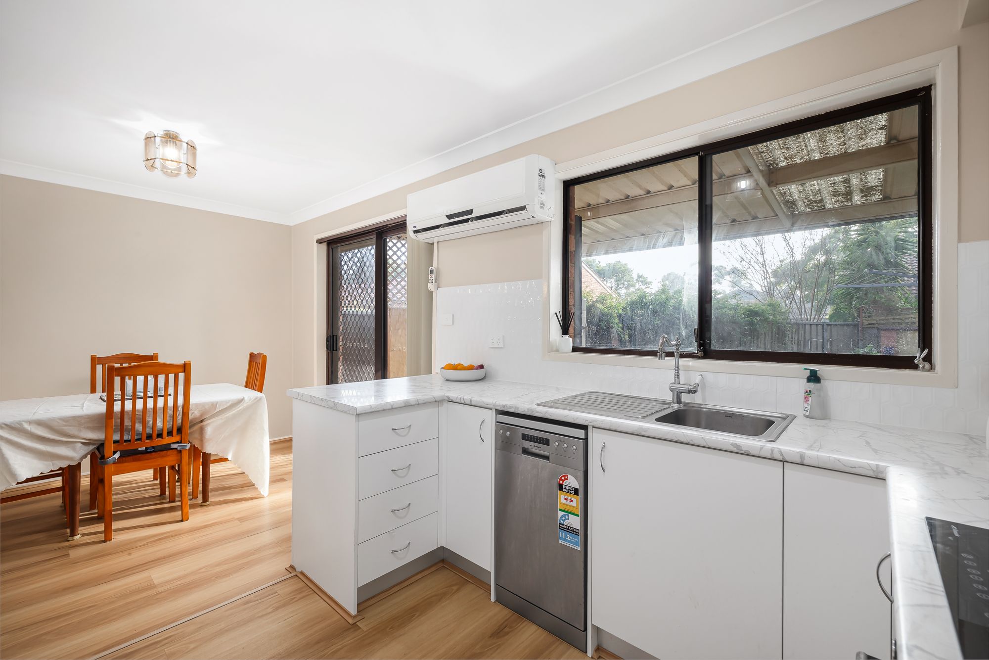 22/4-12 Chapman Street — photo 3 of 17
