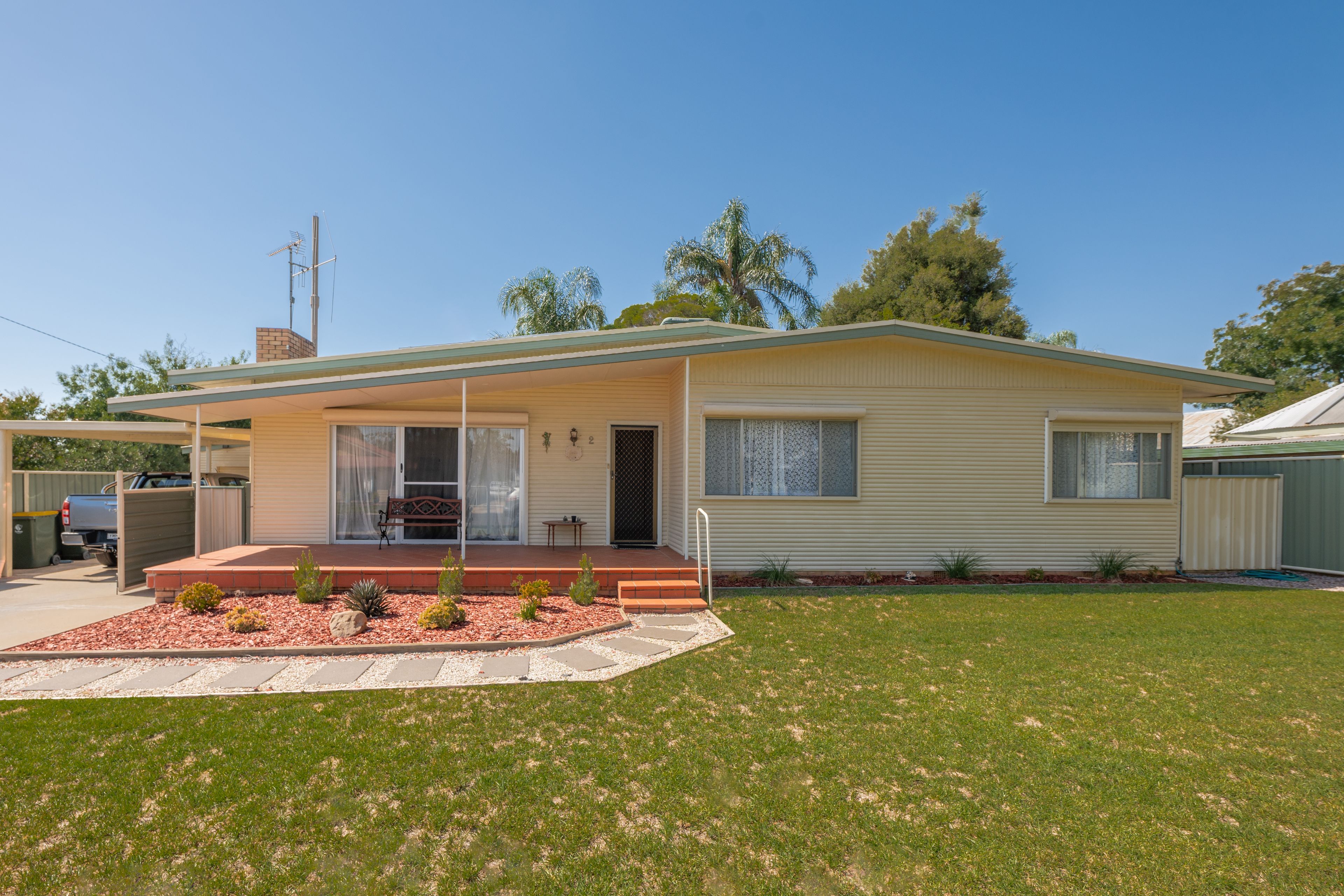 2 Black Street, Forbes NSW 2871