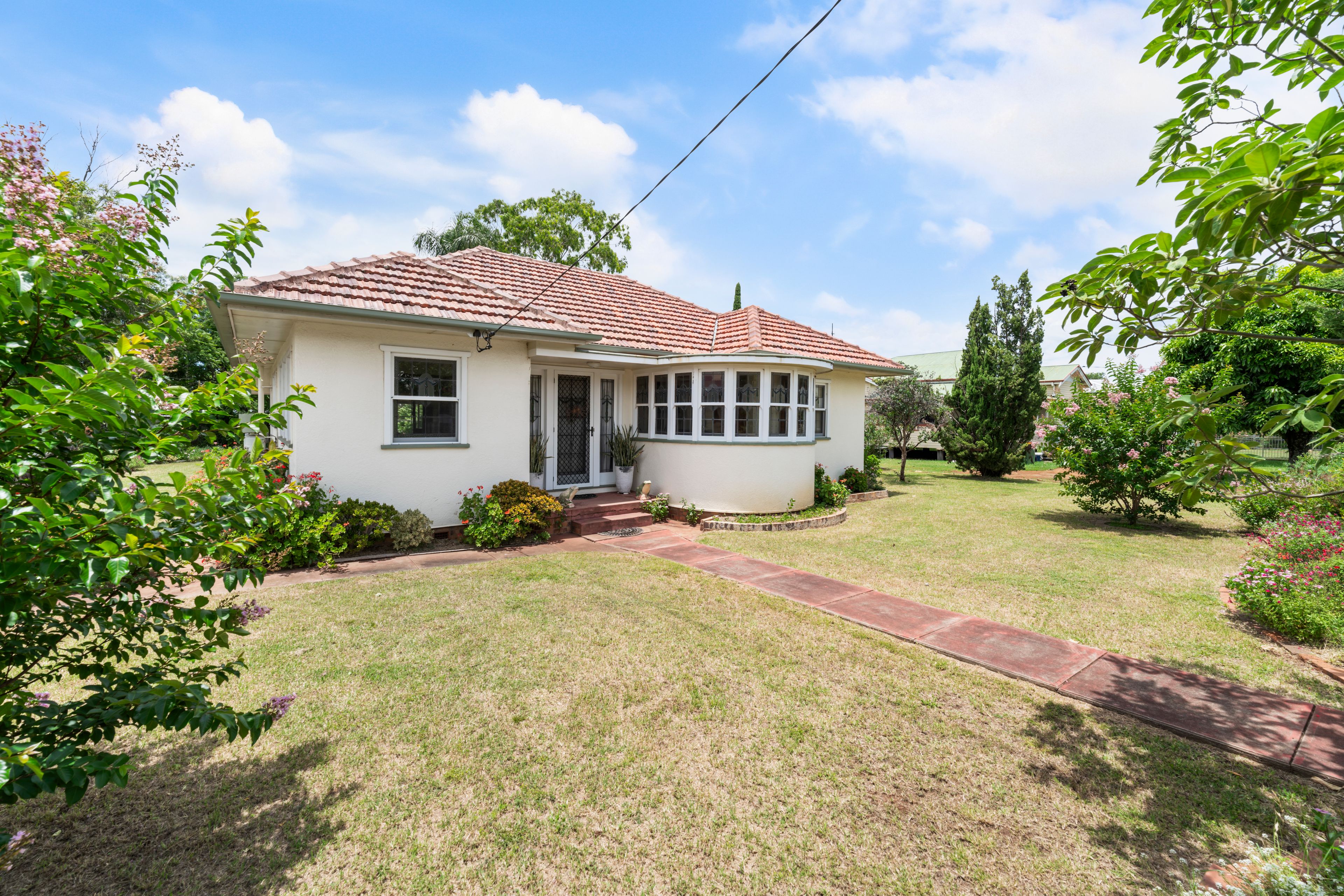 18 Steele Street, Pittsworth, QLD 4356