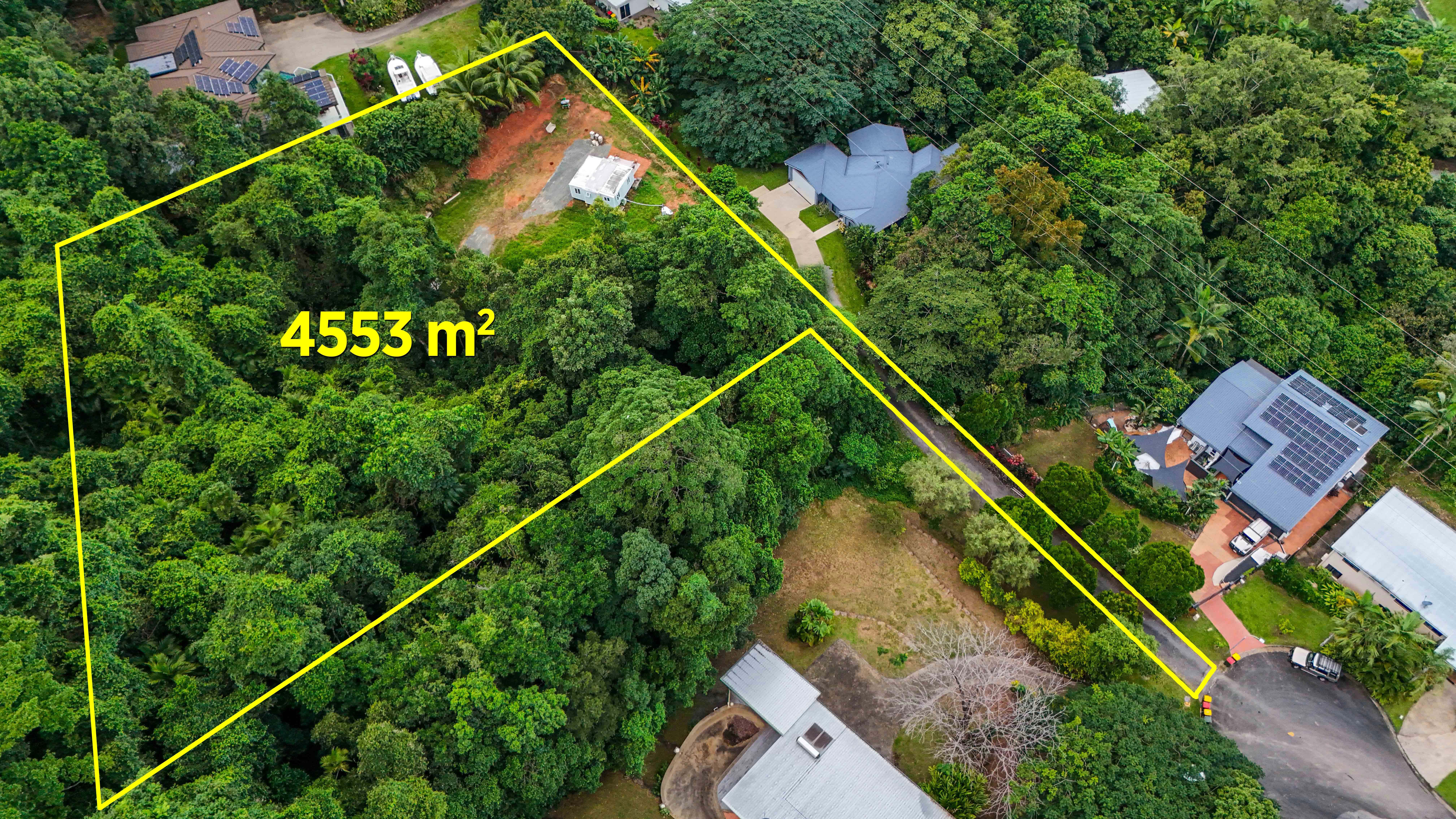 8 Julian Close, Mooroobool, QLD 4870