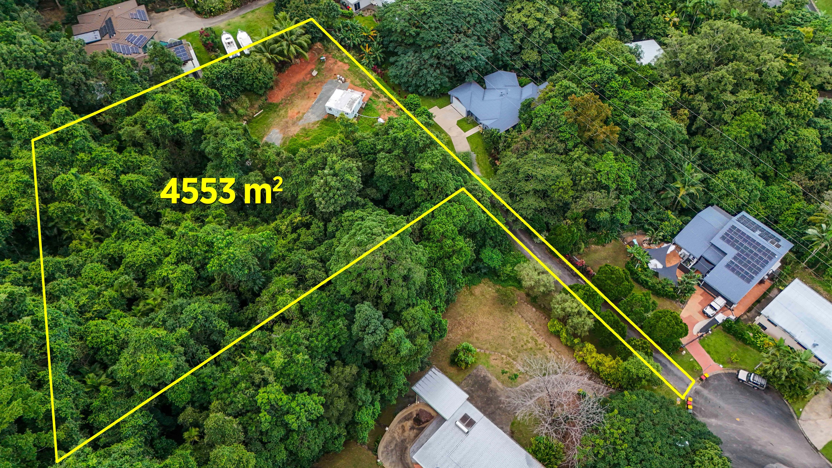 8 Julian Close, Mooroobool, QLD 4870