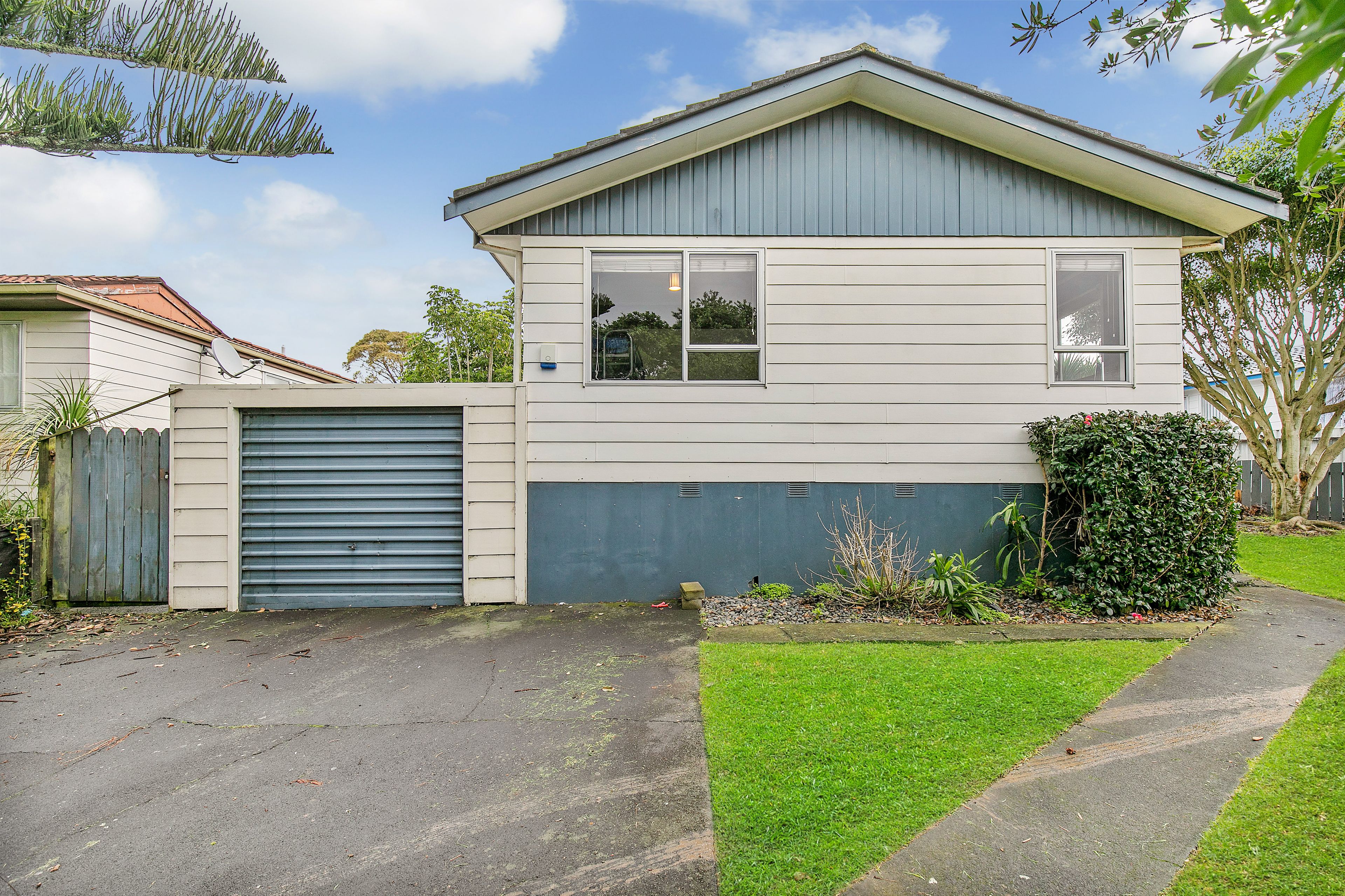 11 Becker Drive, Weymouth, Manukau City