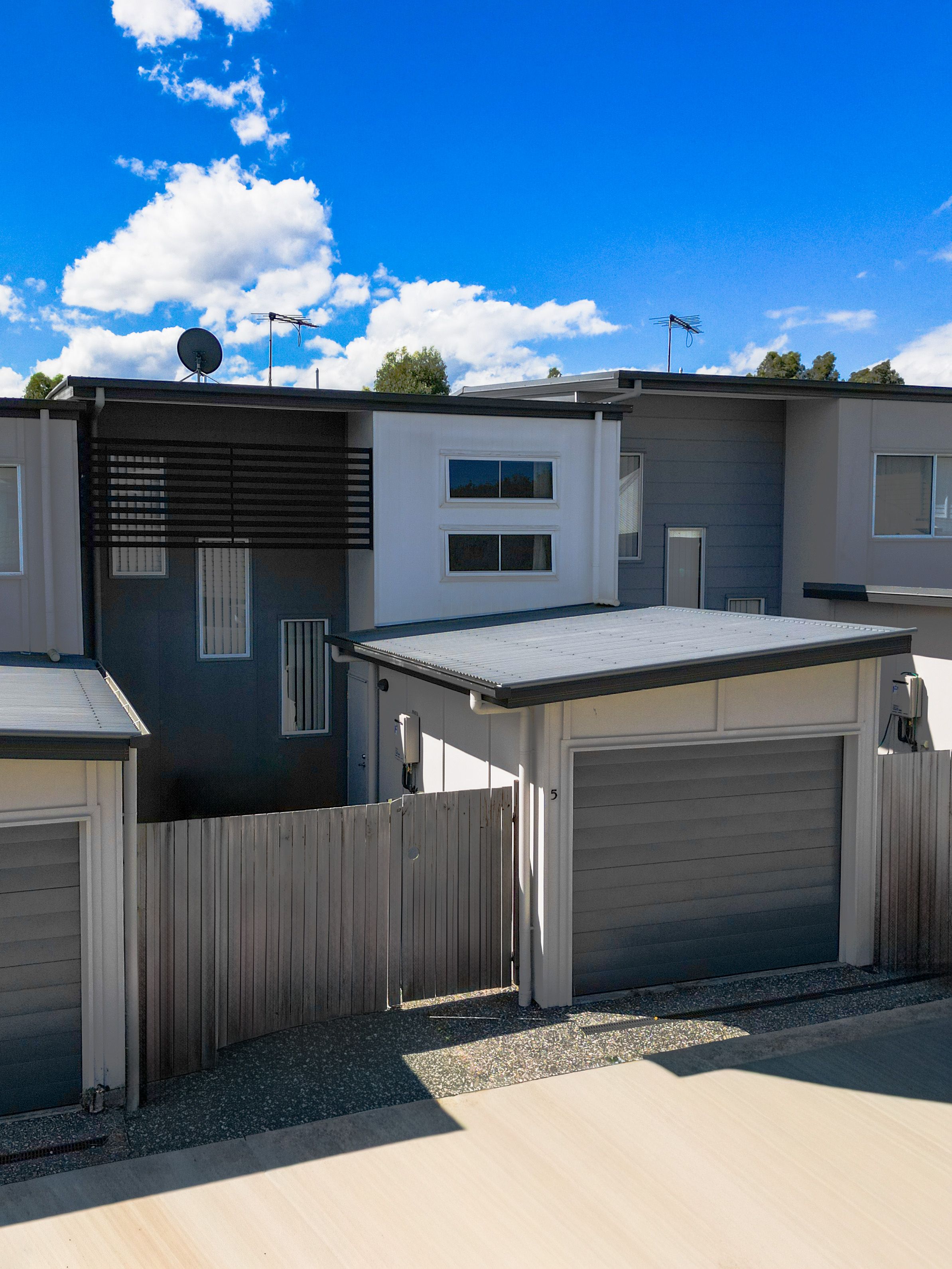 5 Ninderry Walk, Redbank Plains, QLD 4301