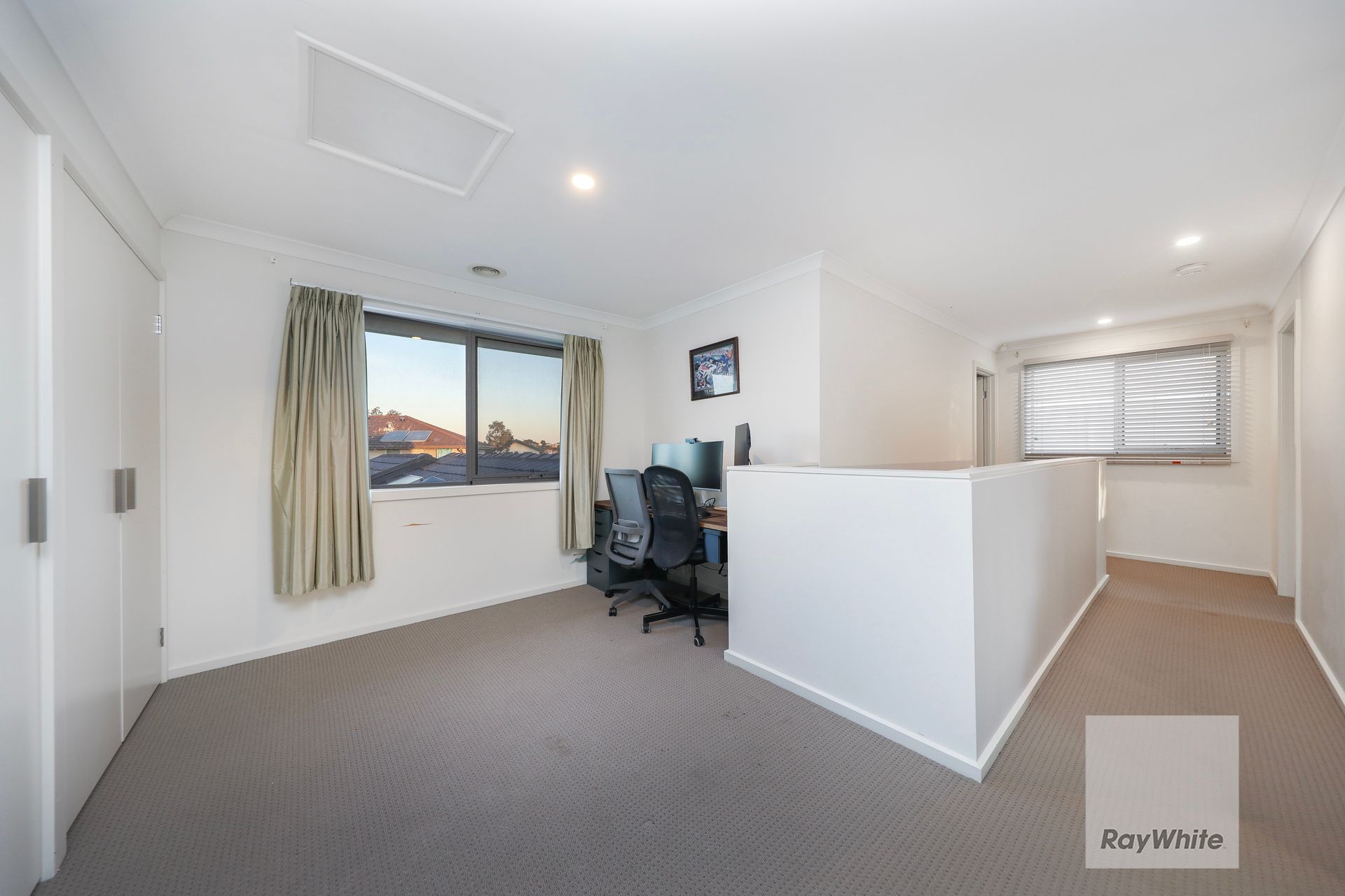 11 Parkfield Walk — photo 12 of 30