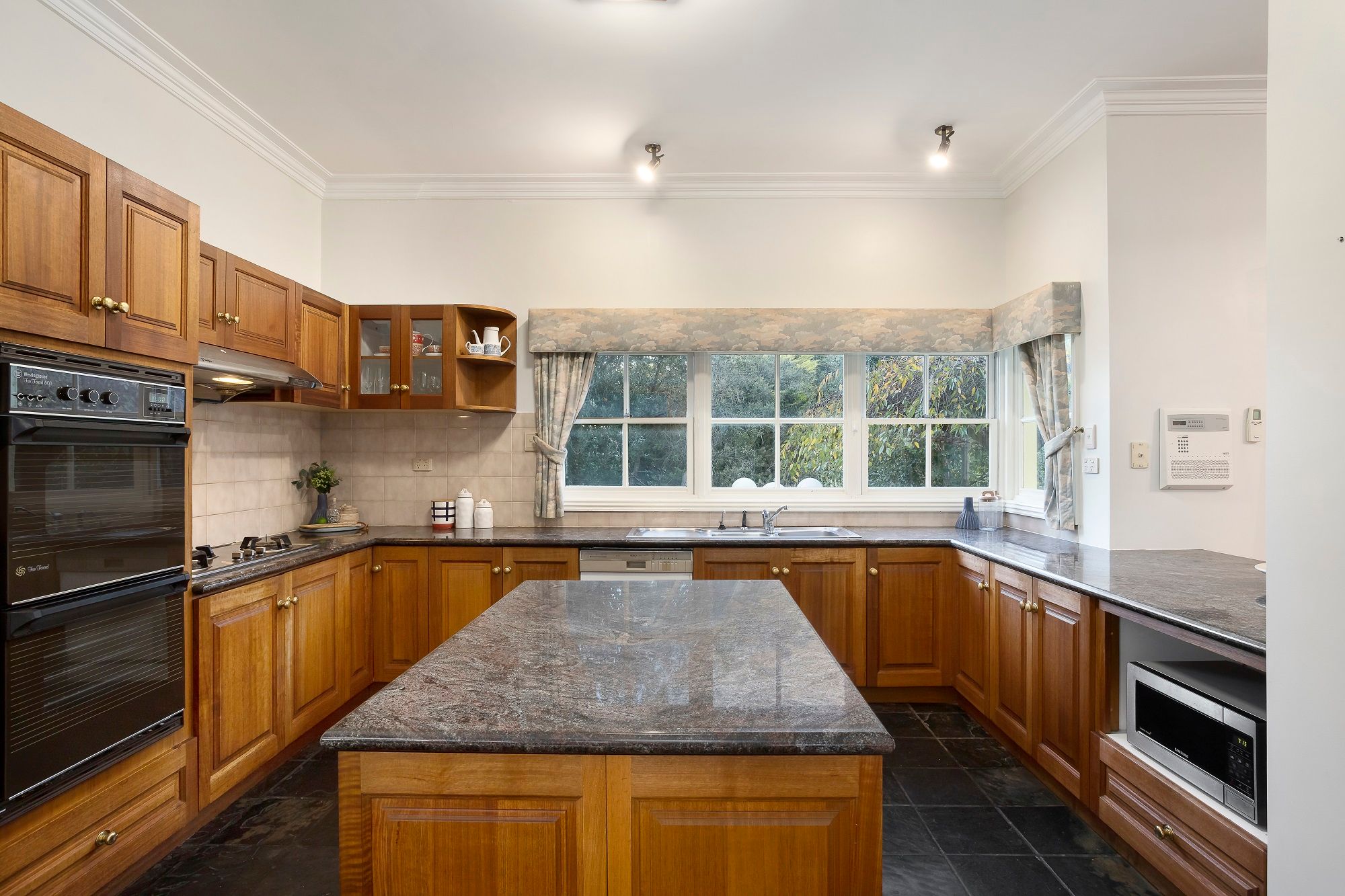 42 Clarke Court, Wheelers Hill, VIC 3150