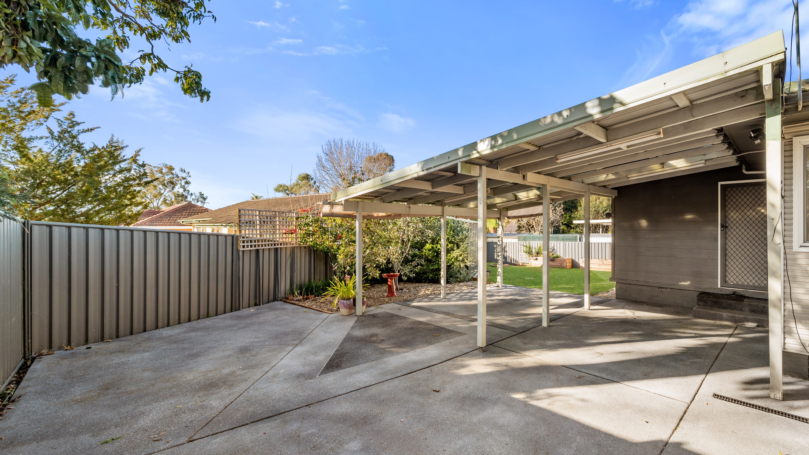 5 Campbellfield Avenue, Bradbury, NSW 2560