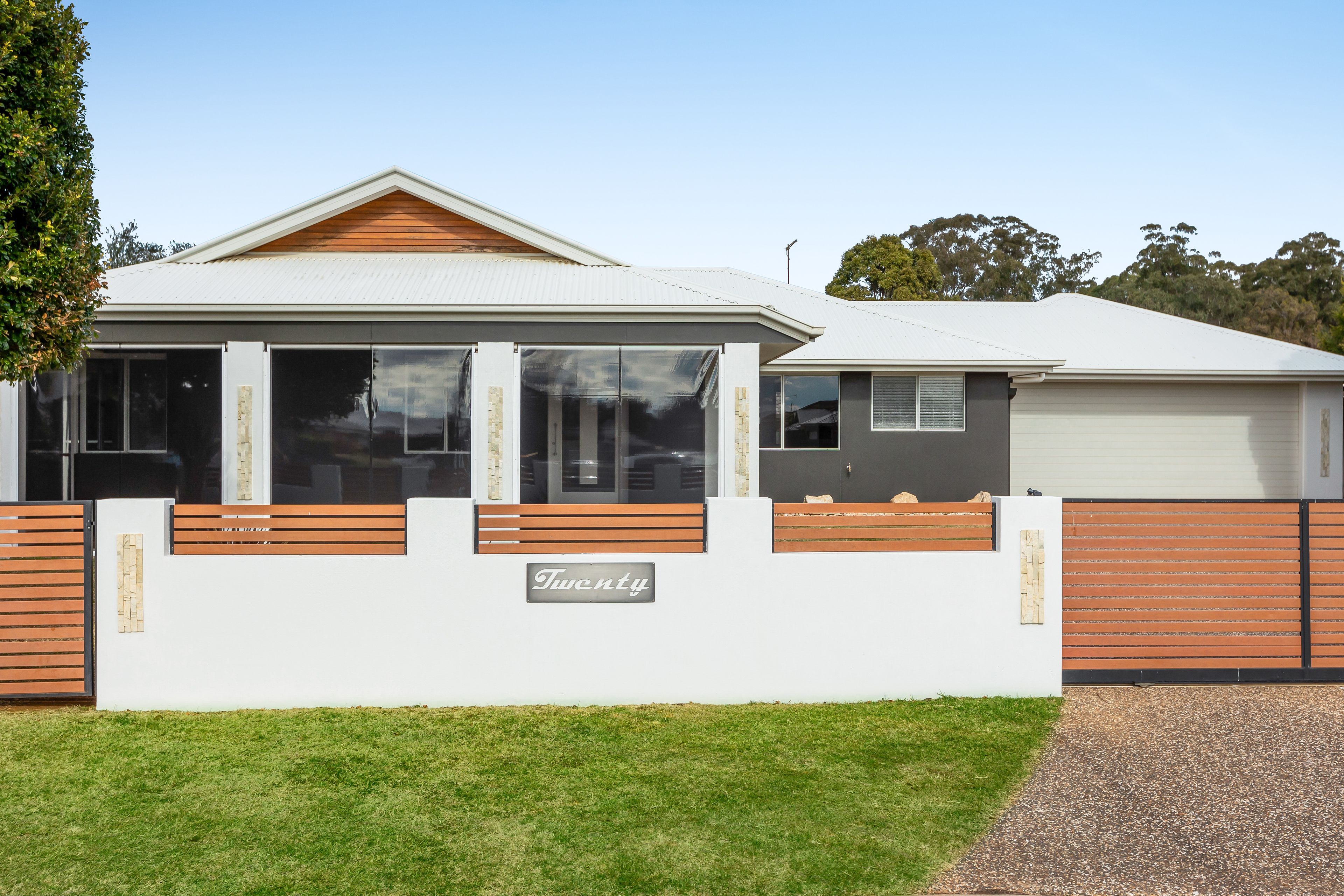 20 Beardsworth Court, Middle Ridge QLD 4350