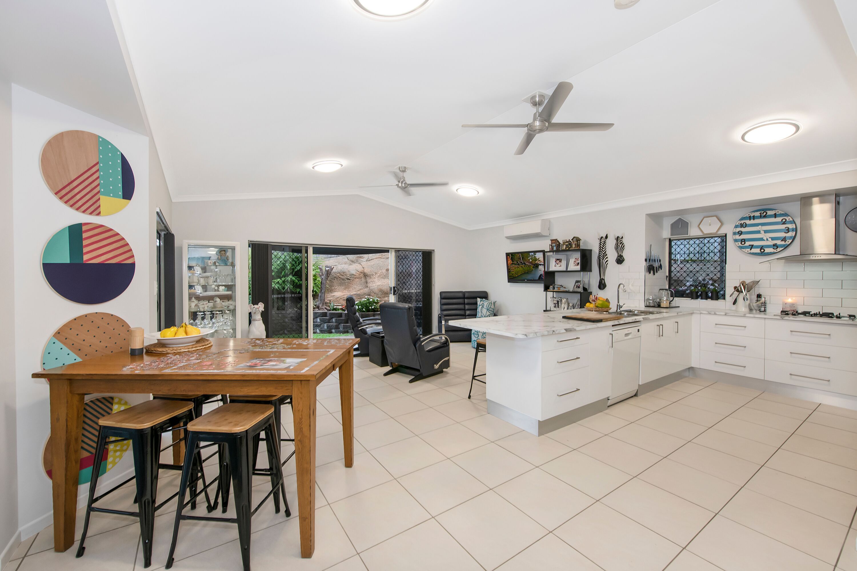 8 Palomar Court, Mount Louisa, QLD 4814