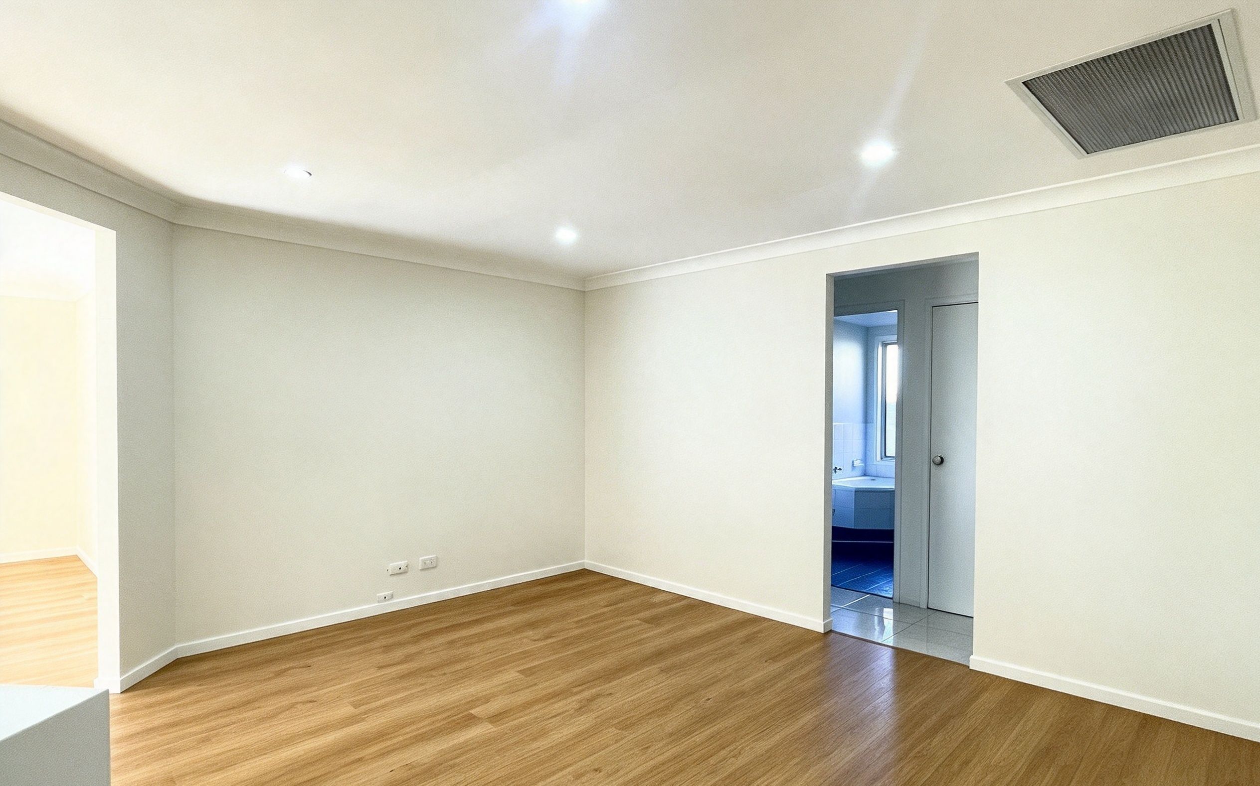 7 Arrowsmith Street — photo 3 of 10