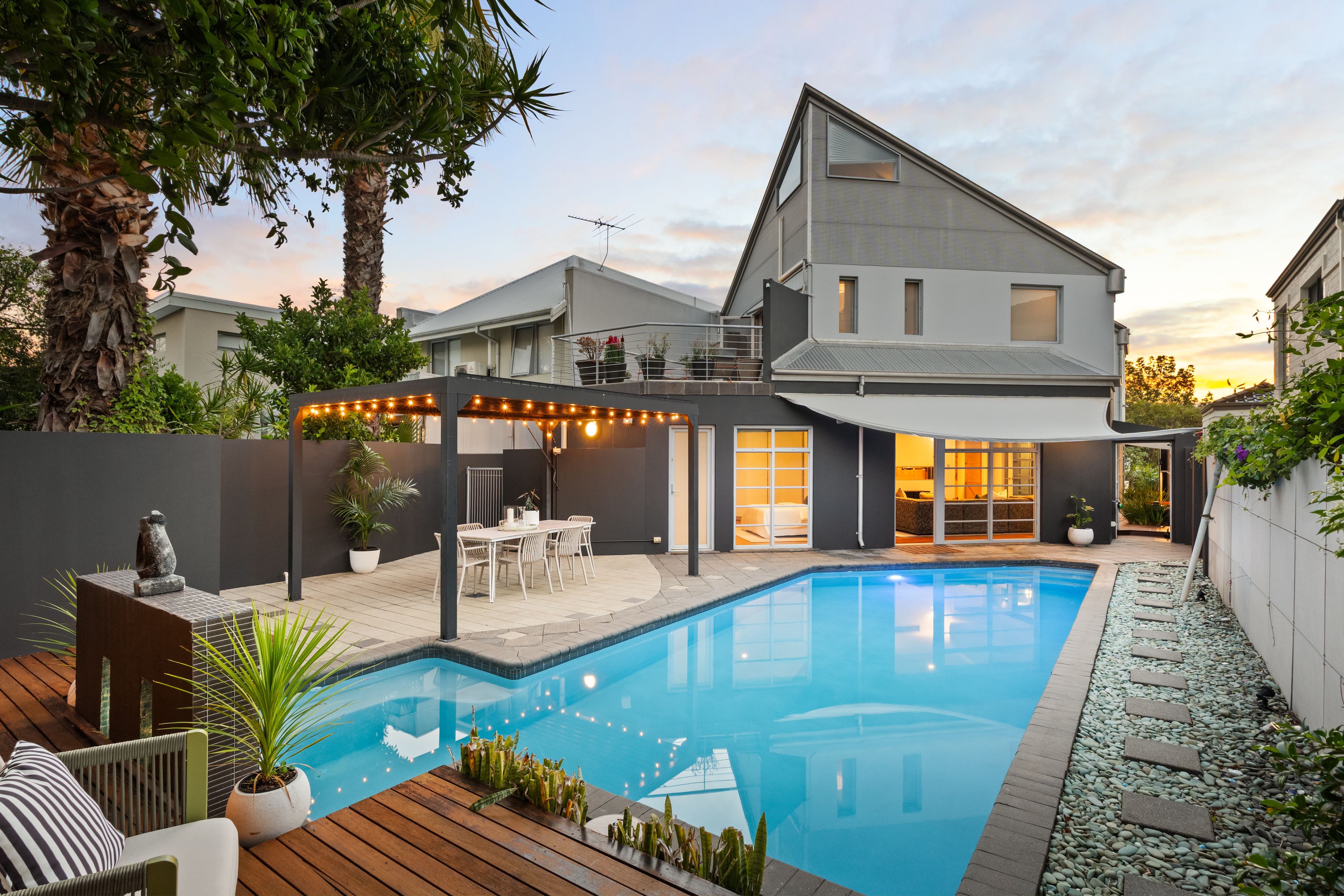8 Highlands Road — photo from Ray White Inner North