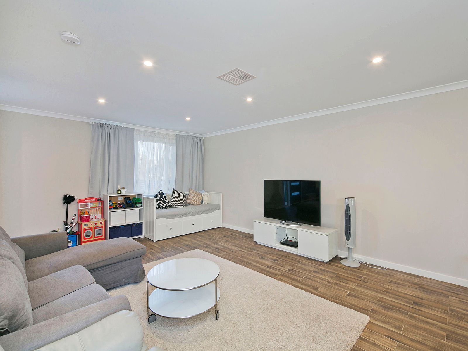 38/1 Gifford Street — photo 3 of 10