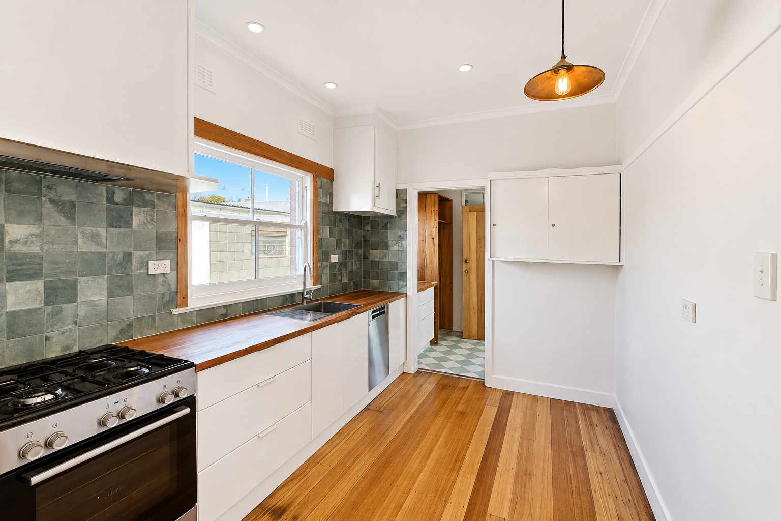 193 Aberdeen Street, Newtown, VIC 3220