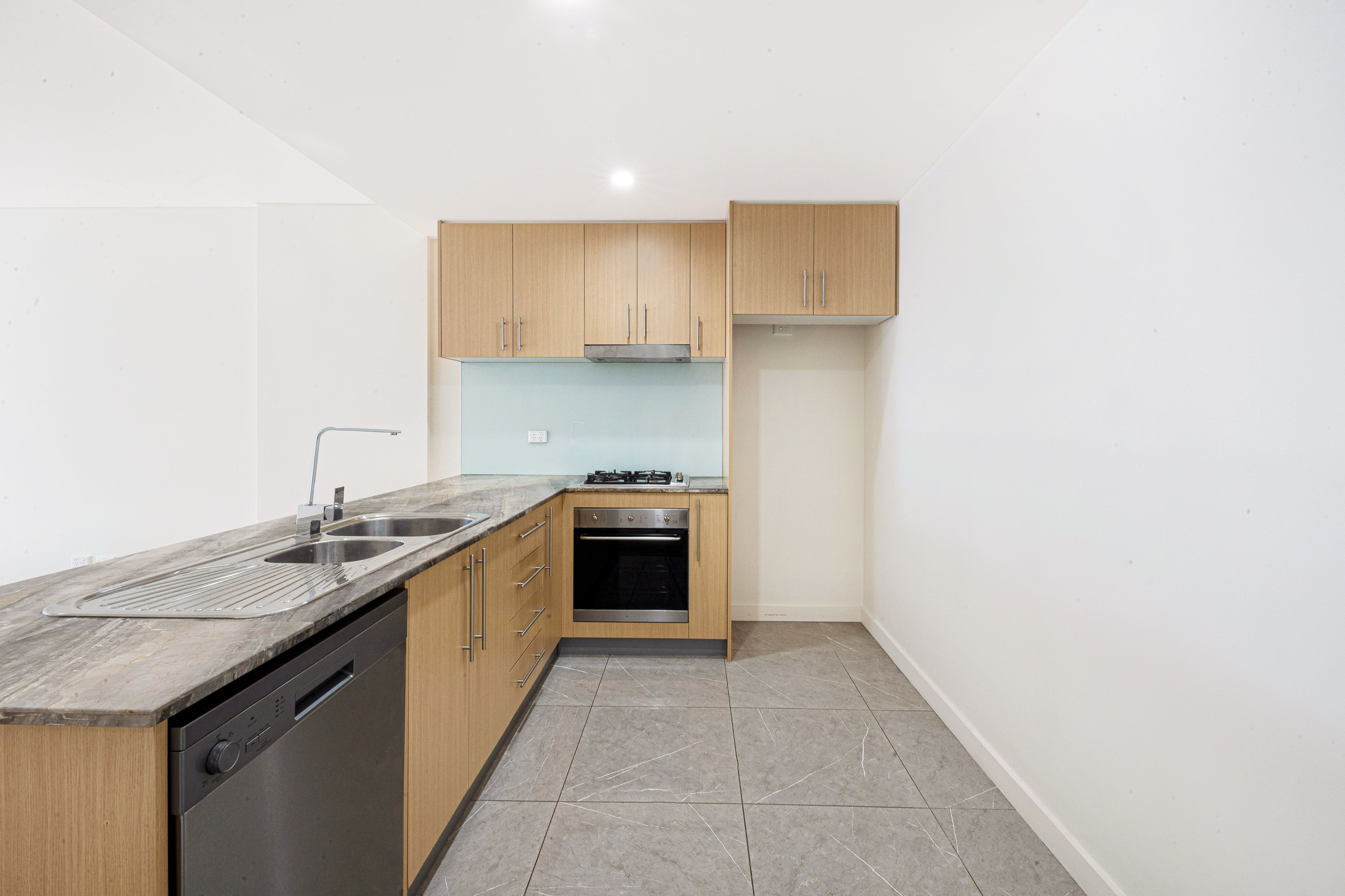 709/40-50 Arncliffe Street — photo 5 of 10