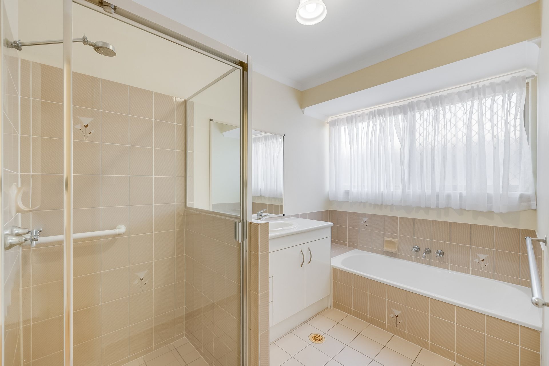 2/101 Goonawarra Drive — photo 14 of 17