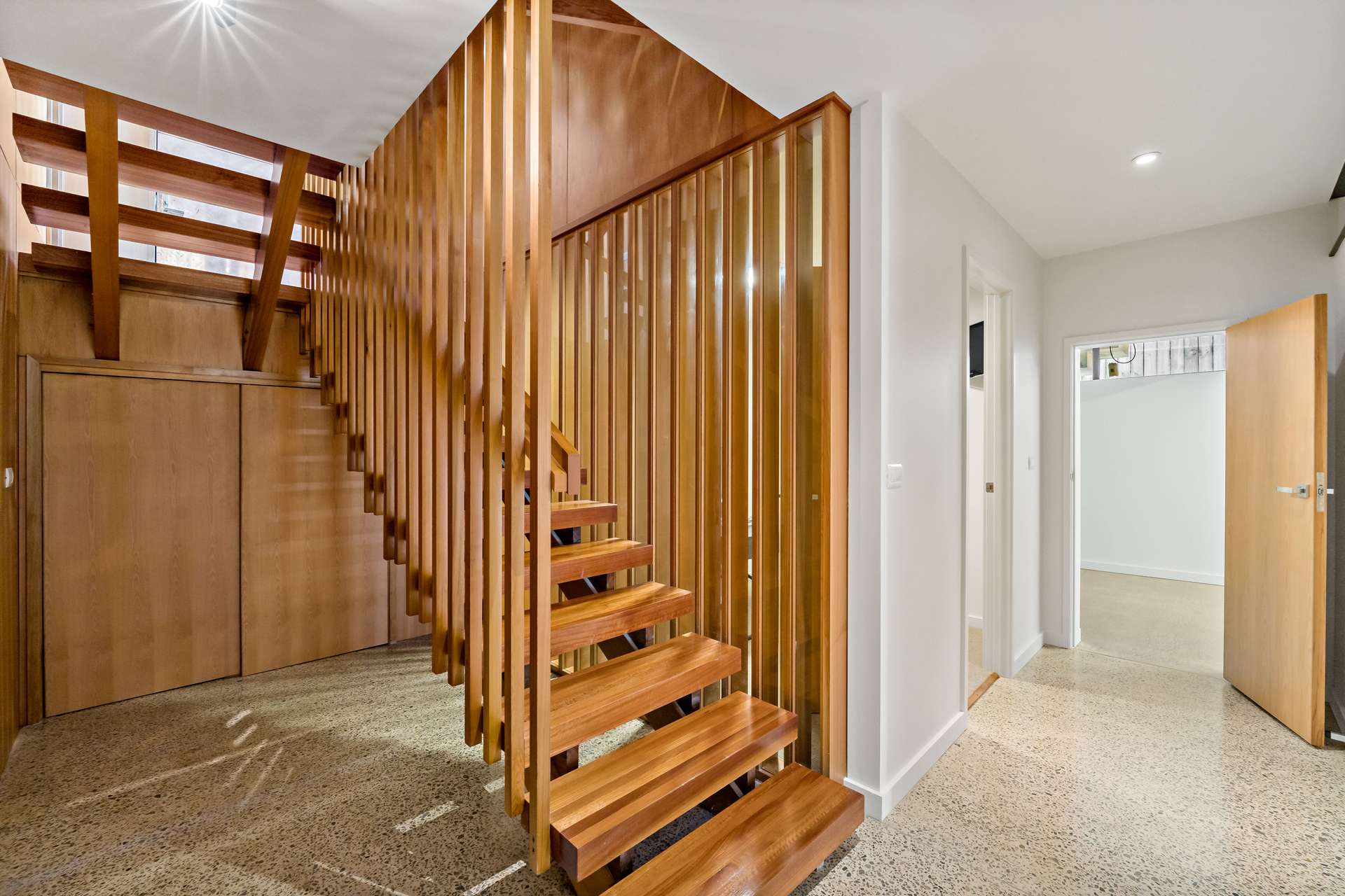 10 Springcombe Road photo 24
