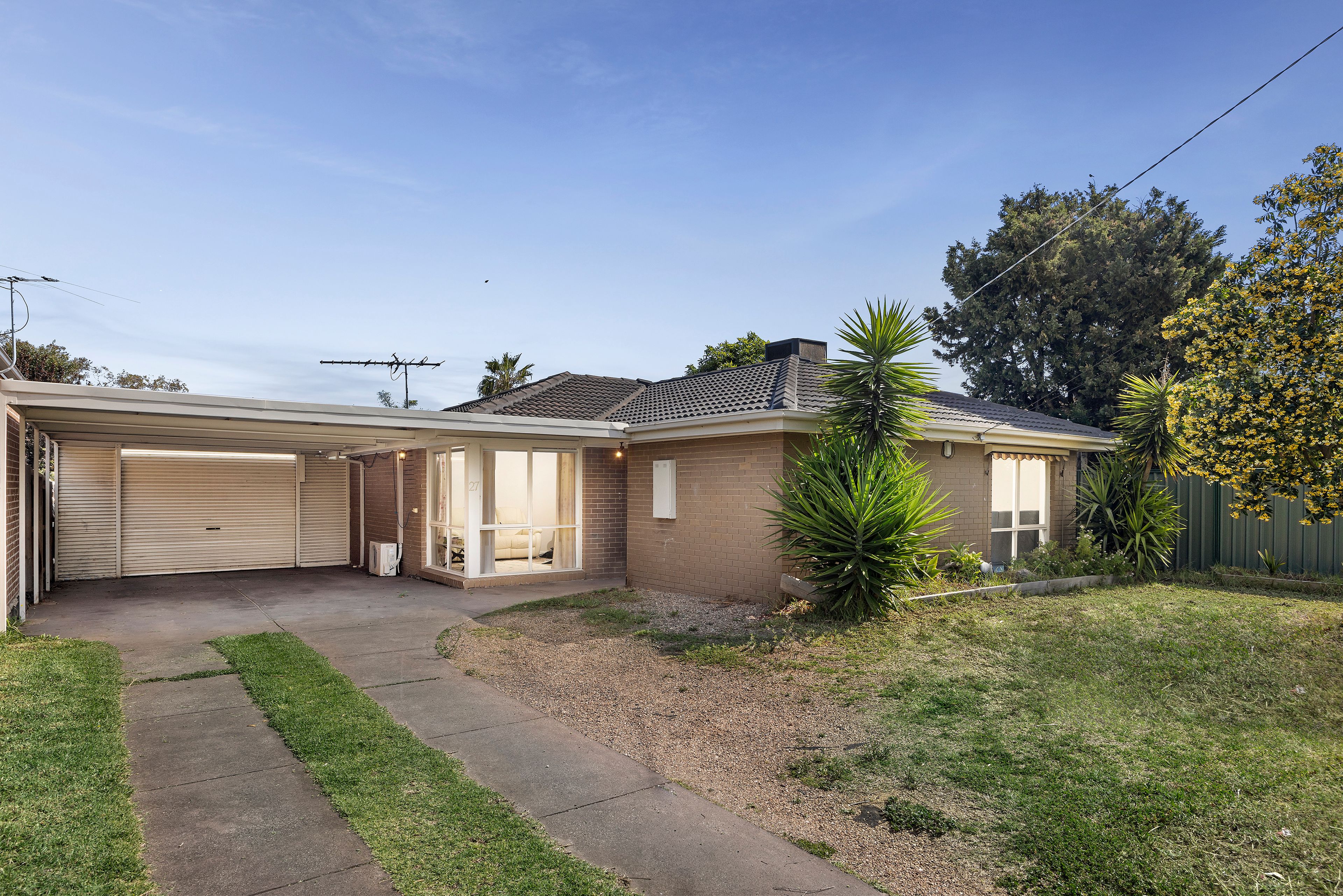 27 Grace Street , Melton South VIC 3338