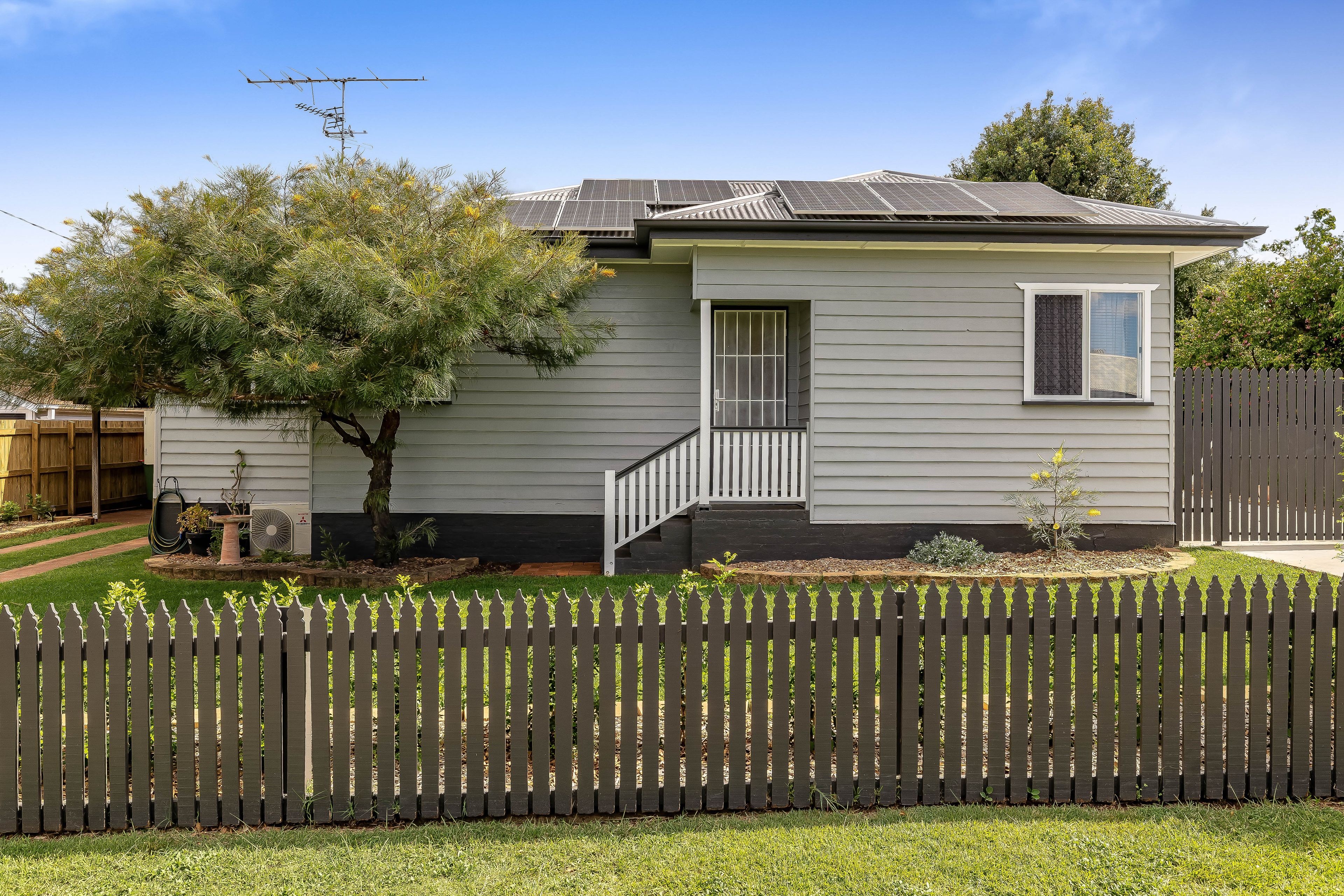 4 Farquharson Street, Harristown QLD 4350